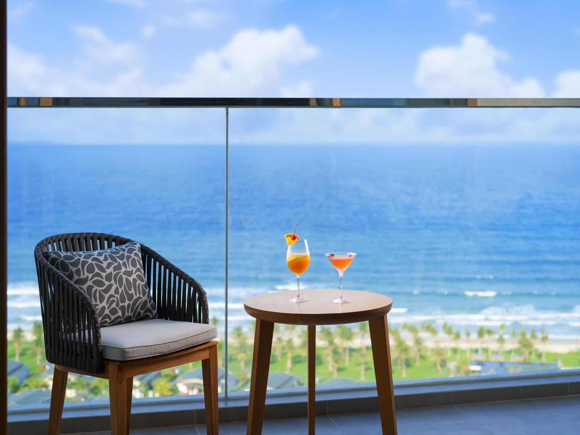 Resort Moevenpick 5*