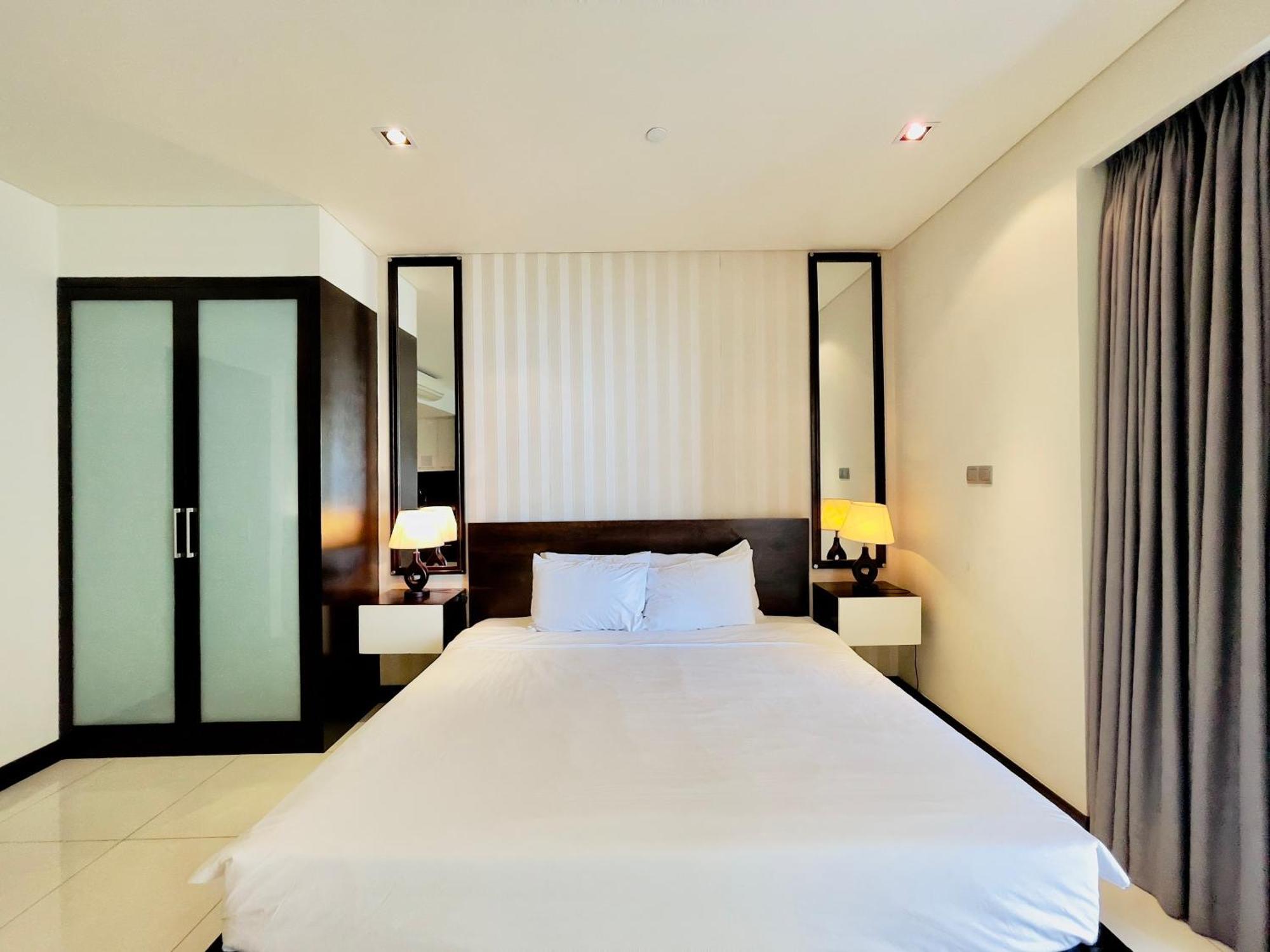 Rozy's Cozy Beachfront * Nha Trang