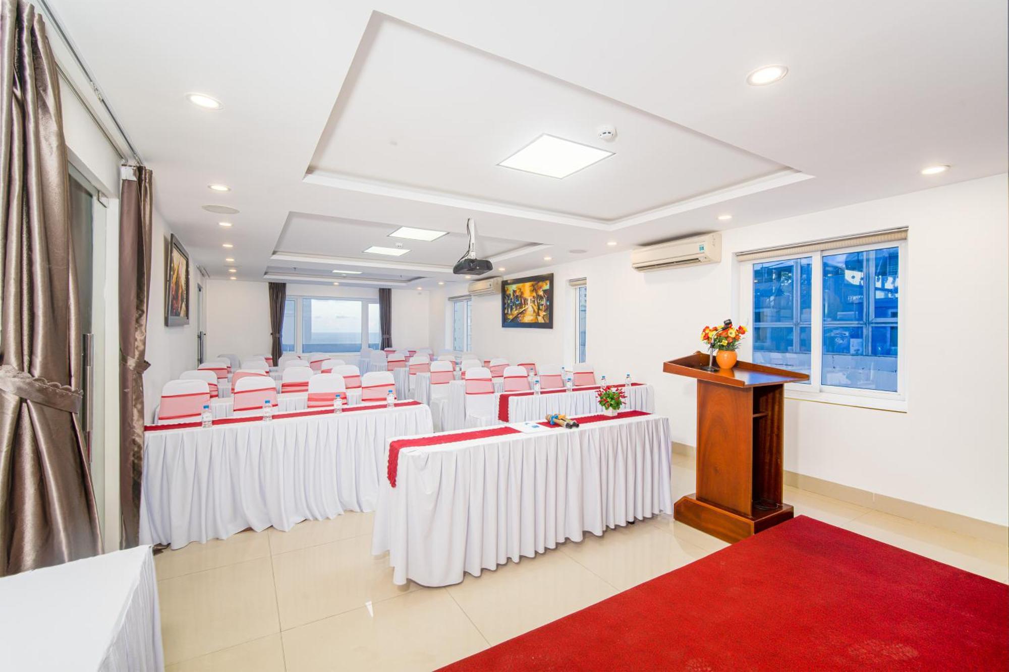 Golden Star By Thg Hotel Da Nang