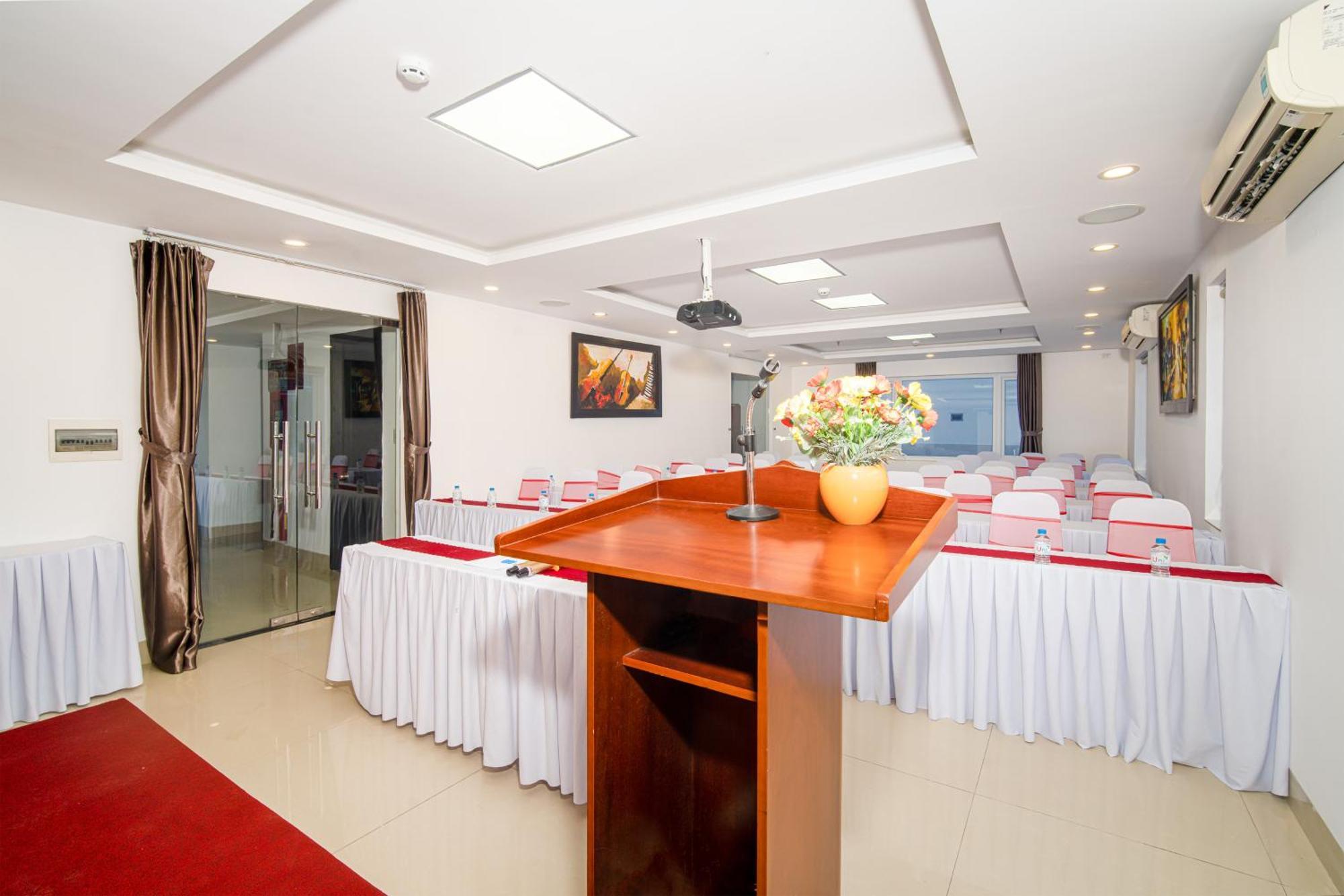 Golden Star By Thg Hotel