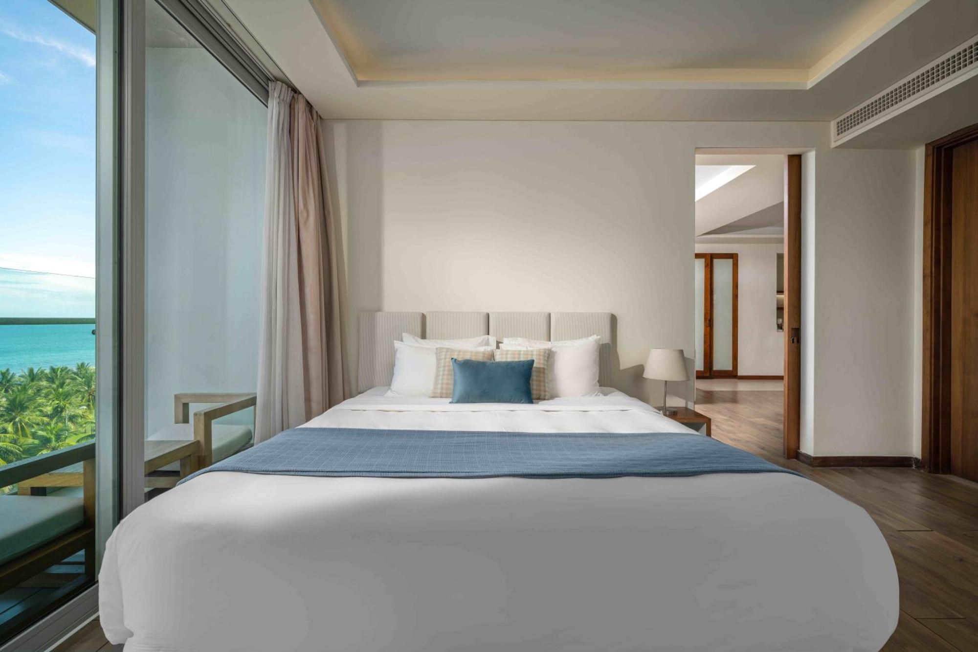 Căn hộ Stunning Across My Khe ! Rooftop Pool & Gym