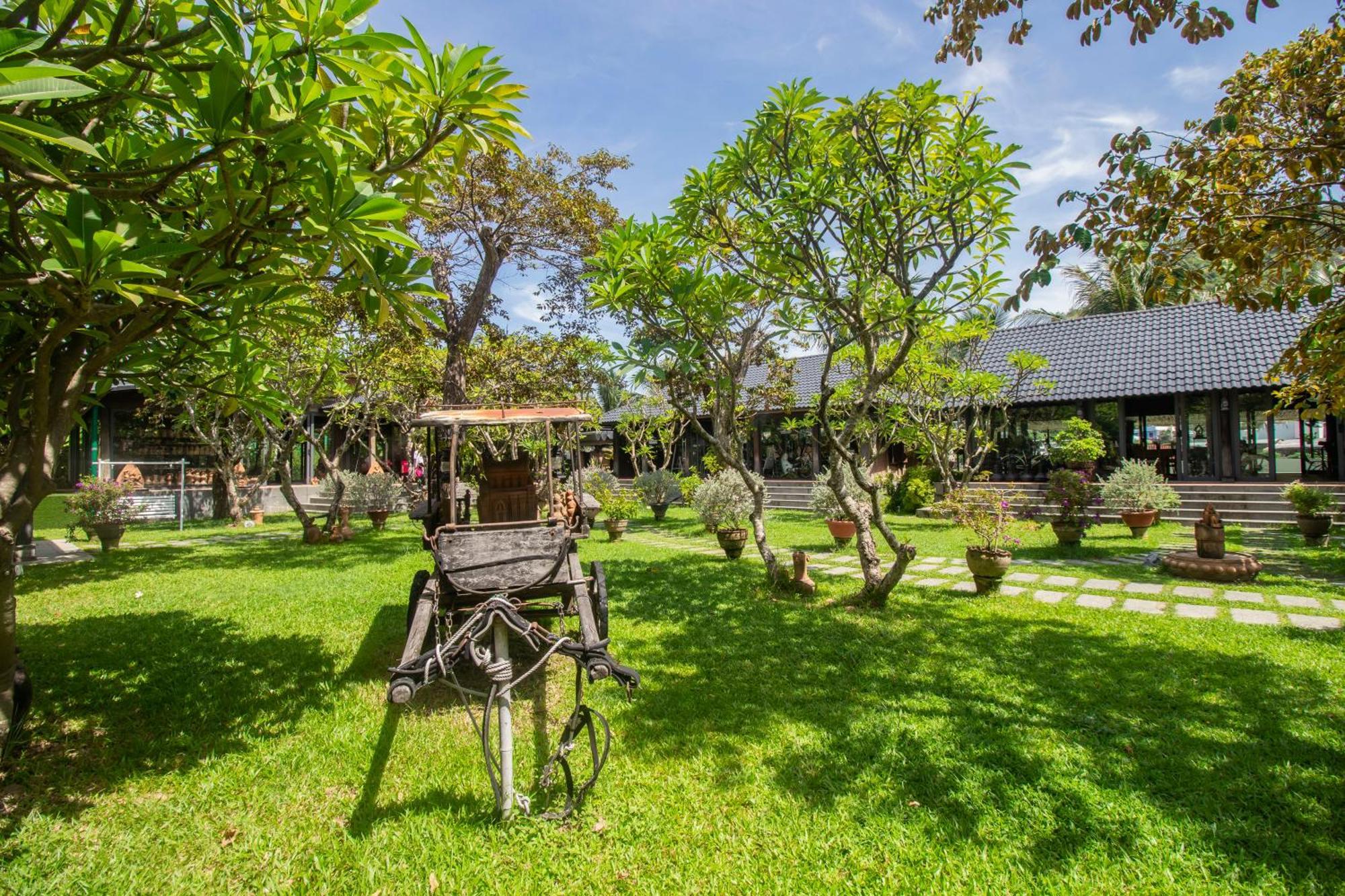Champa Island - & Resort