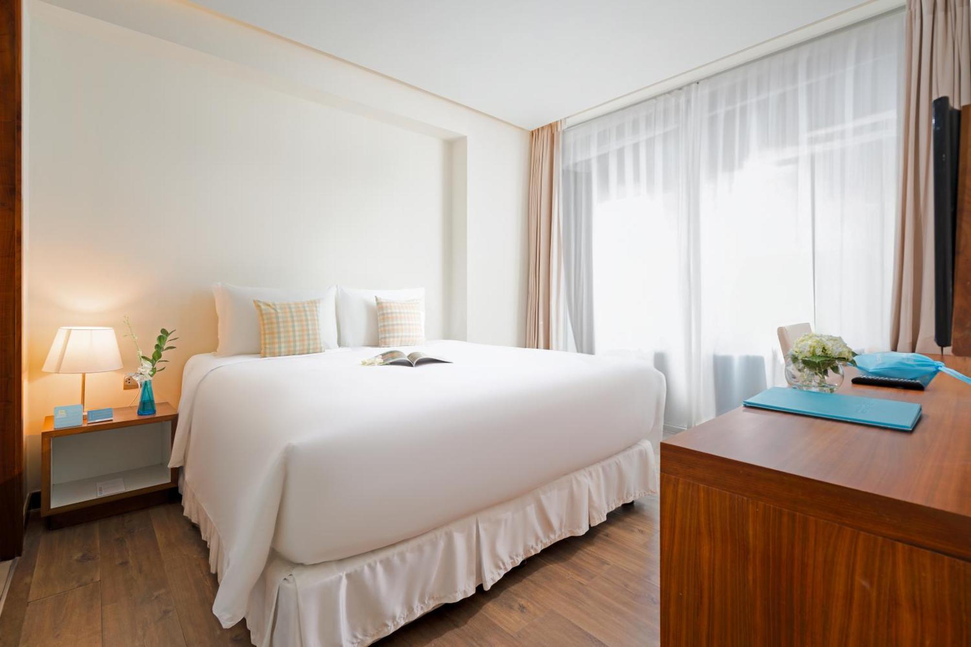 A La Carte Hotel