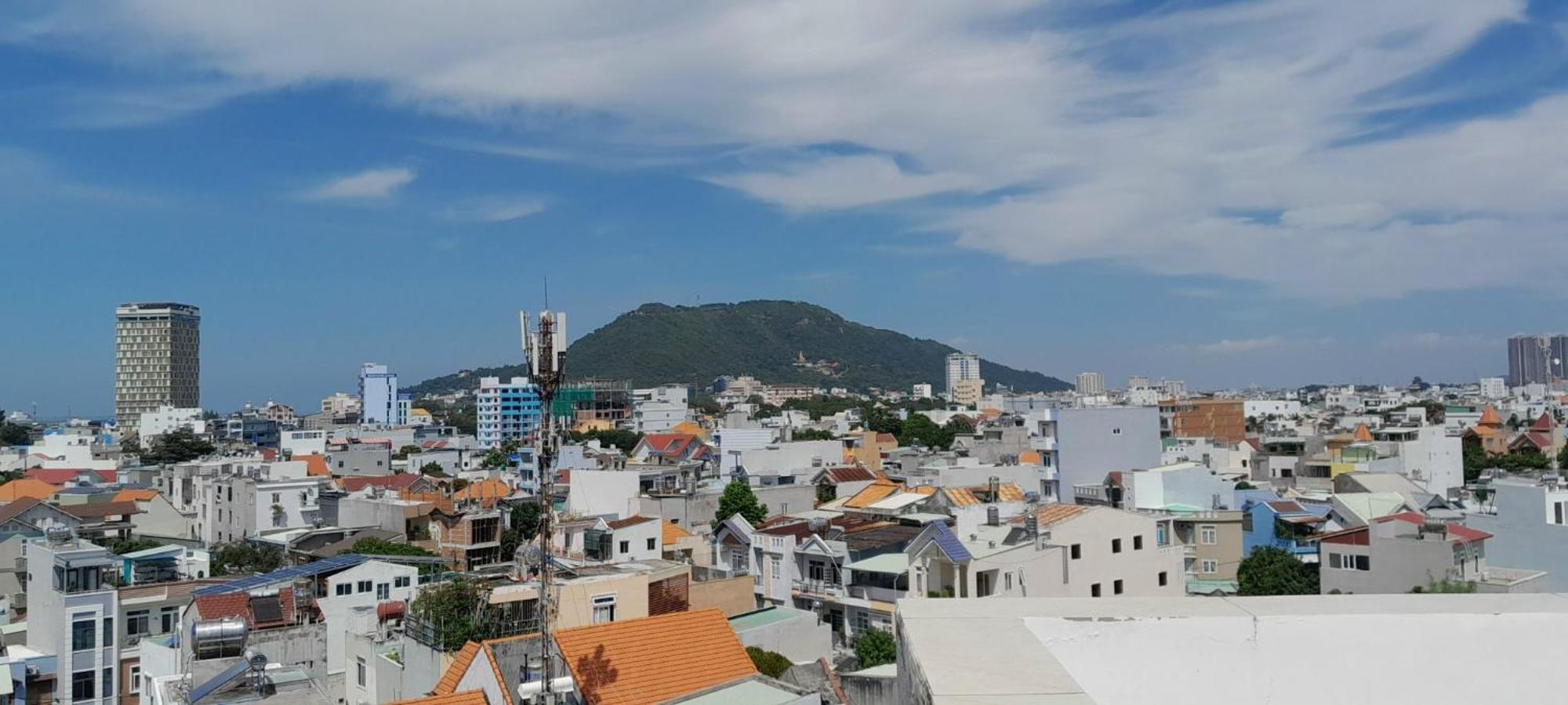 & 2* Vung Tau