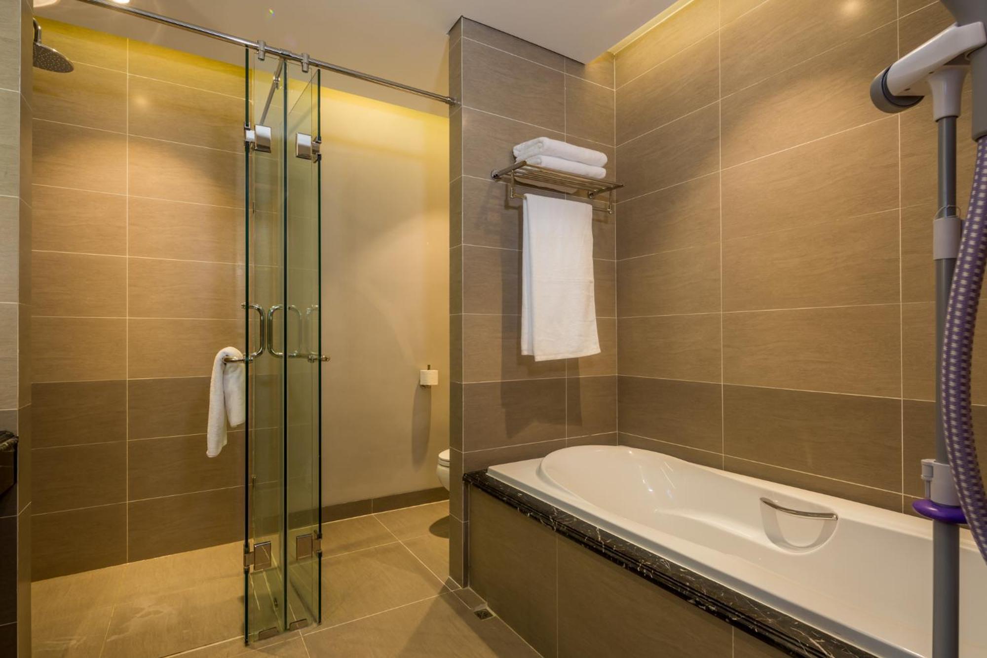 Beachfront Luxury - Rooftop Pool - Da Nang