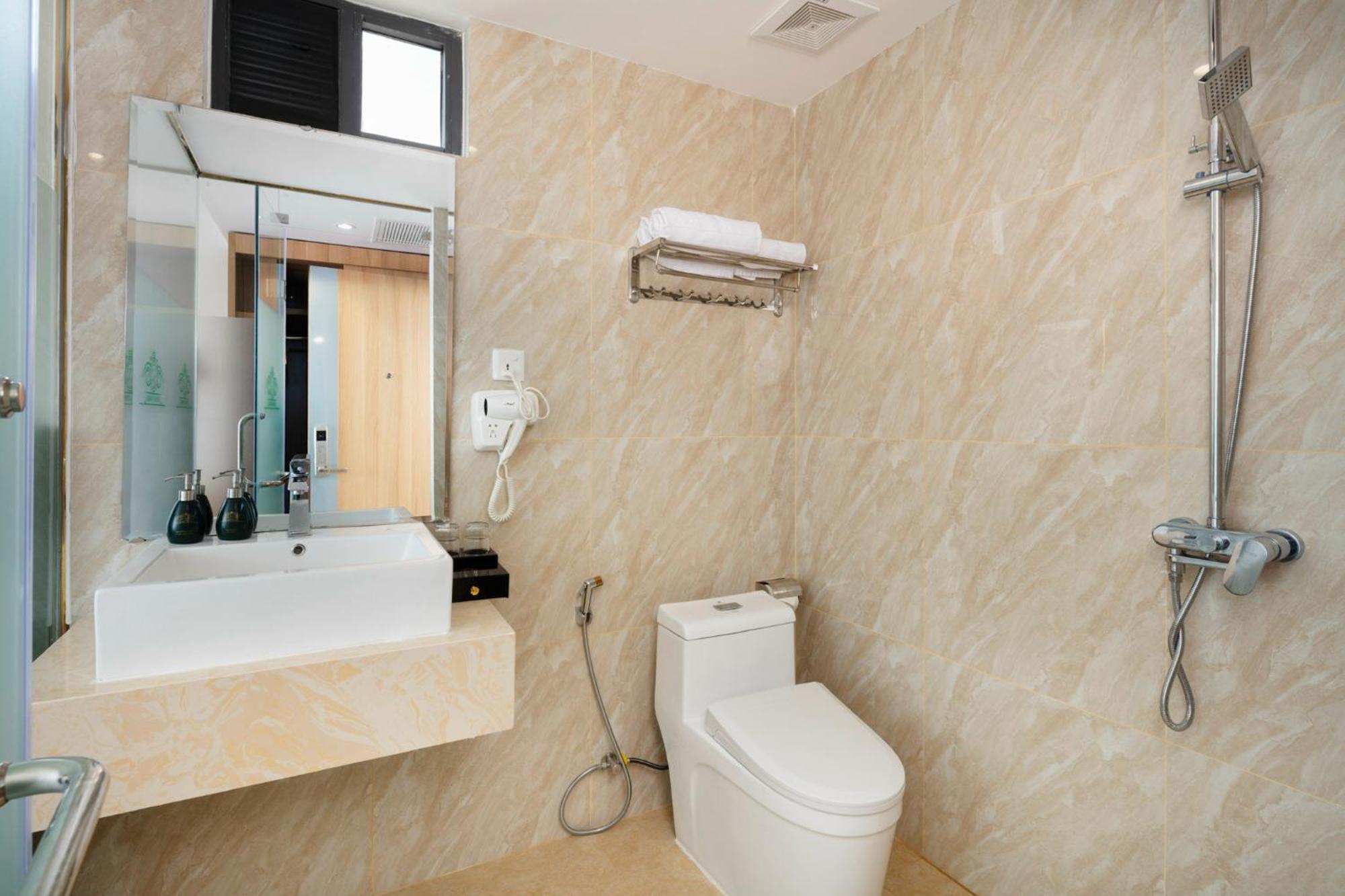 Crown Hotel Nha Trang