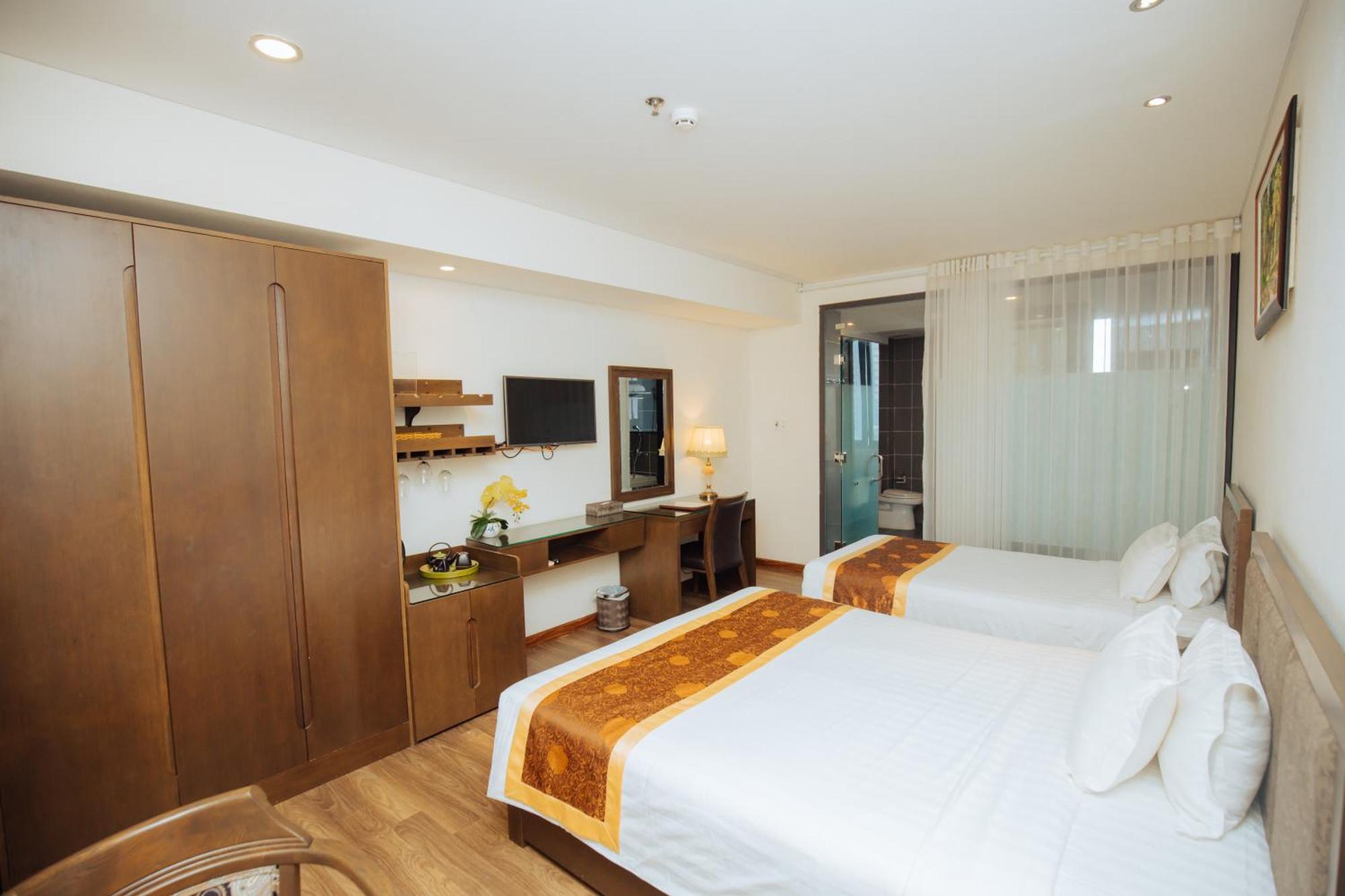 Danaciti Hotel 4*