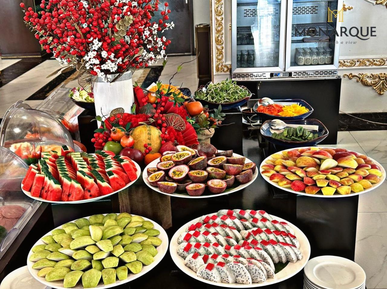 Monarque Hotel 4*