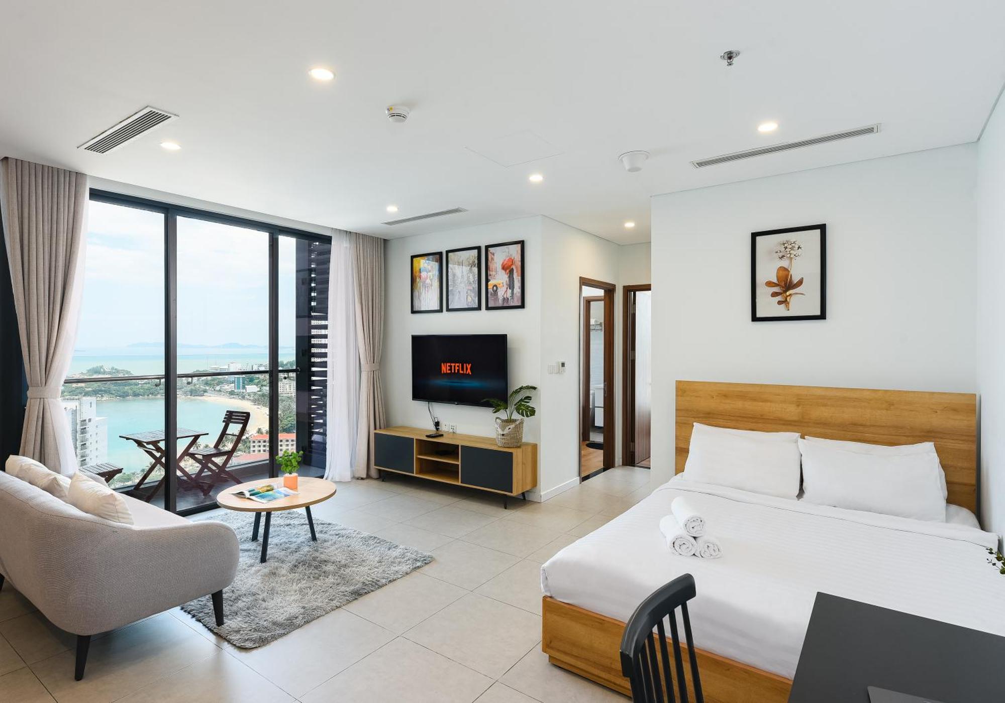 S Lux Scenia Bay Căn hộ