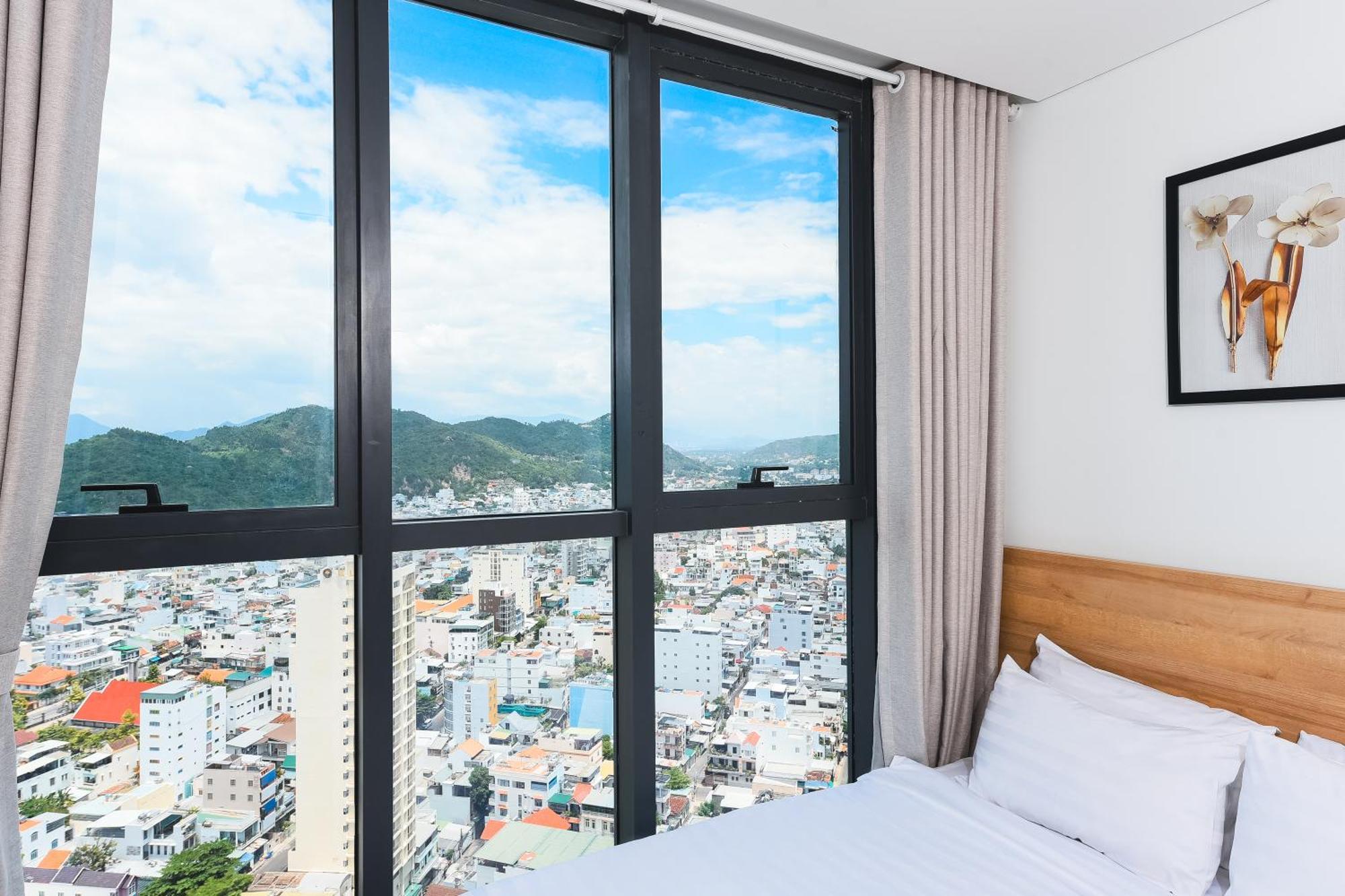 S Lux Scenia Bay * Nha Trang