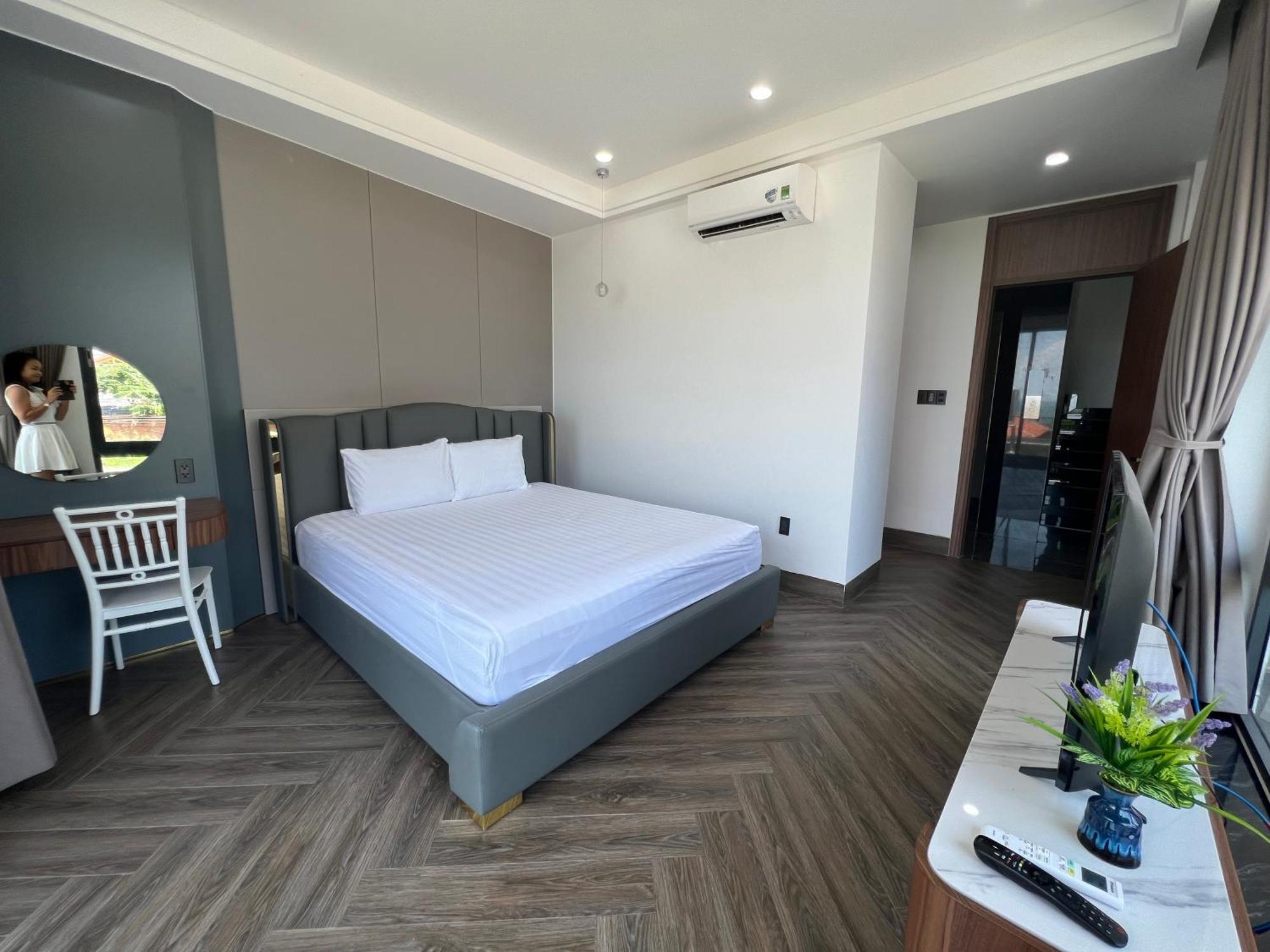Villa Nancy Tran Grand Strip 10
