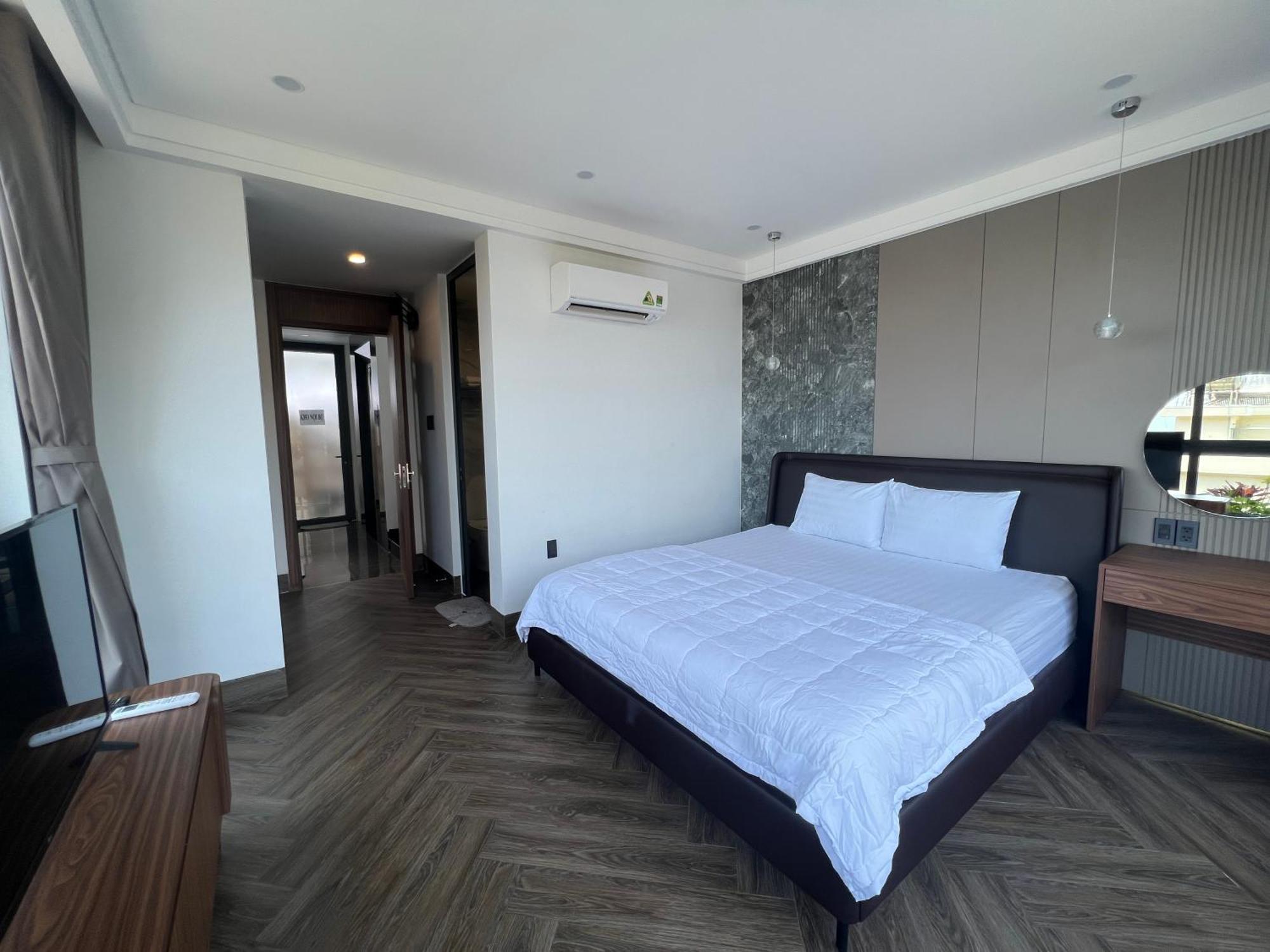 Nancy Tran Grand Strip 10 Villa