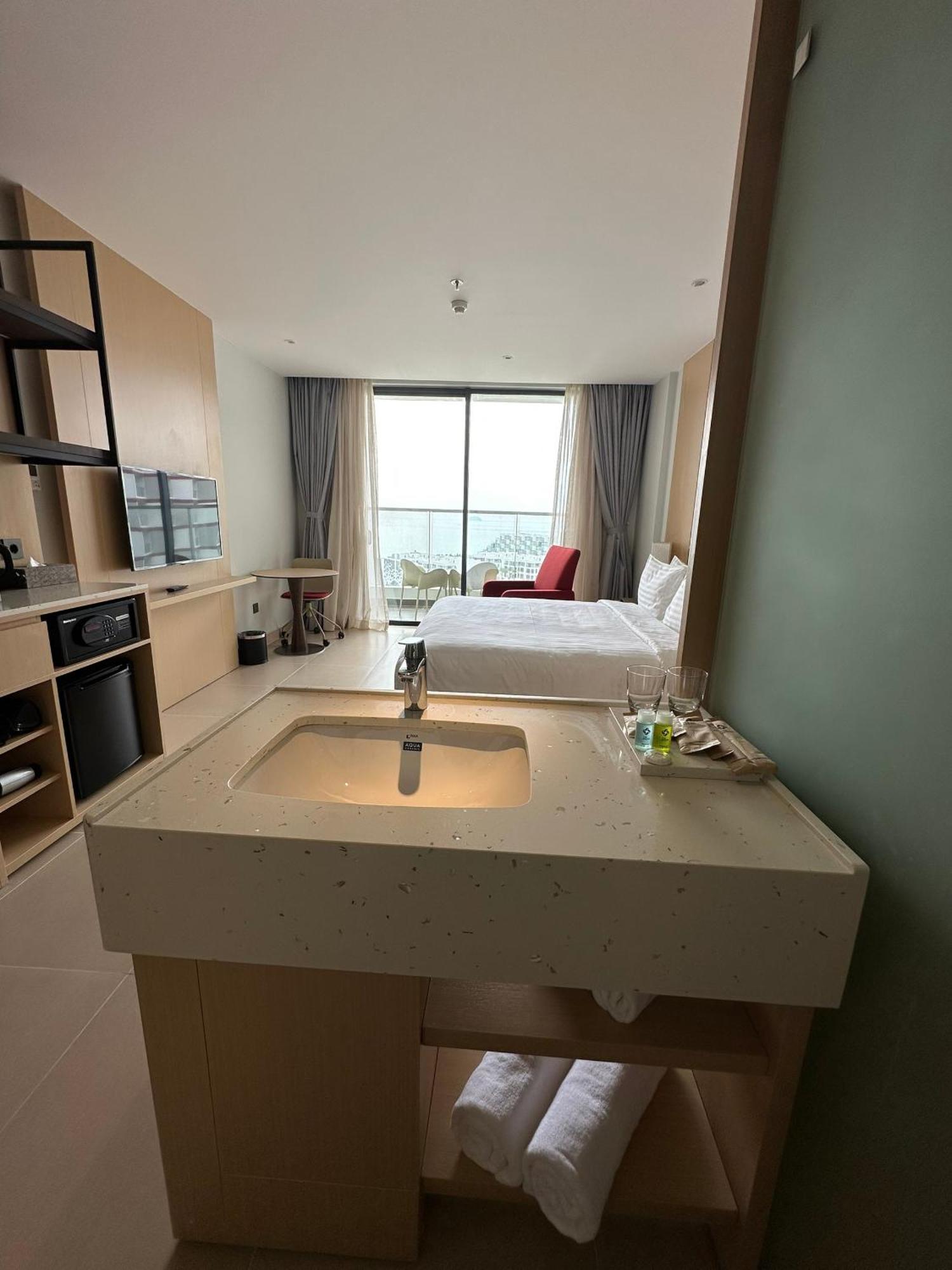 The Cam Ranh Luxury Service Hotel