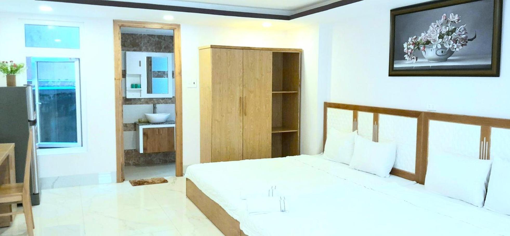 & Hotel