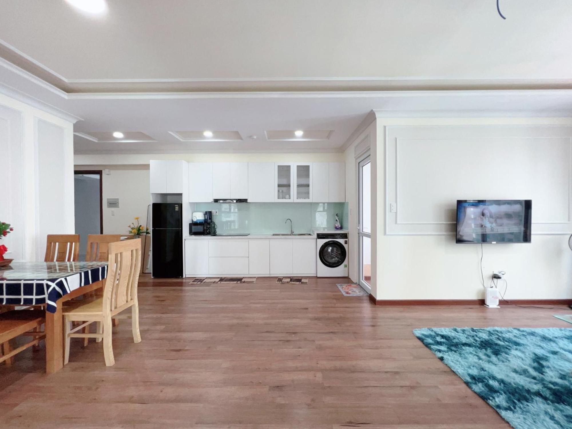 Happy Banana Apartment *