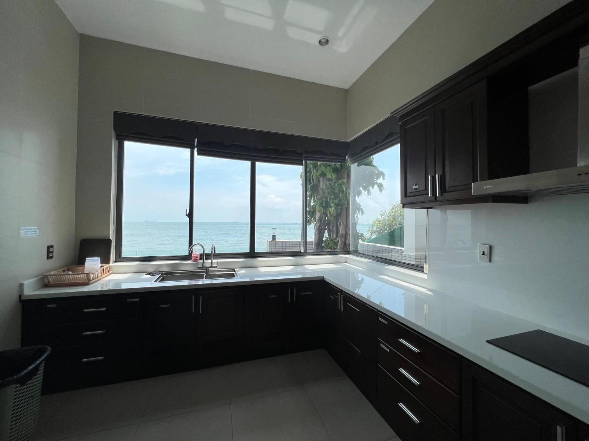 Villa Nancy Tran Grand Strip 10