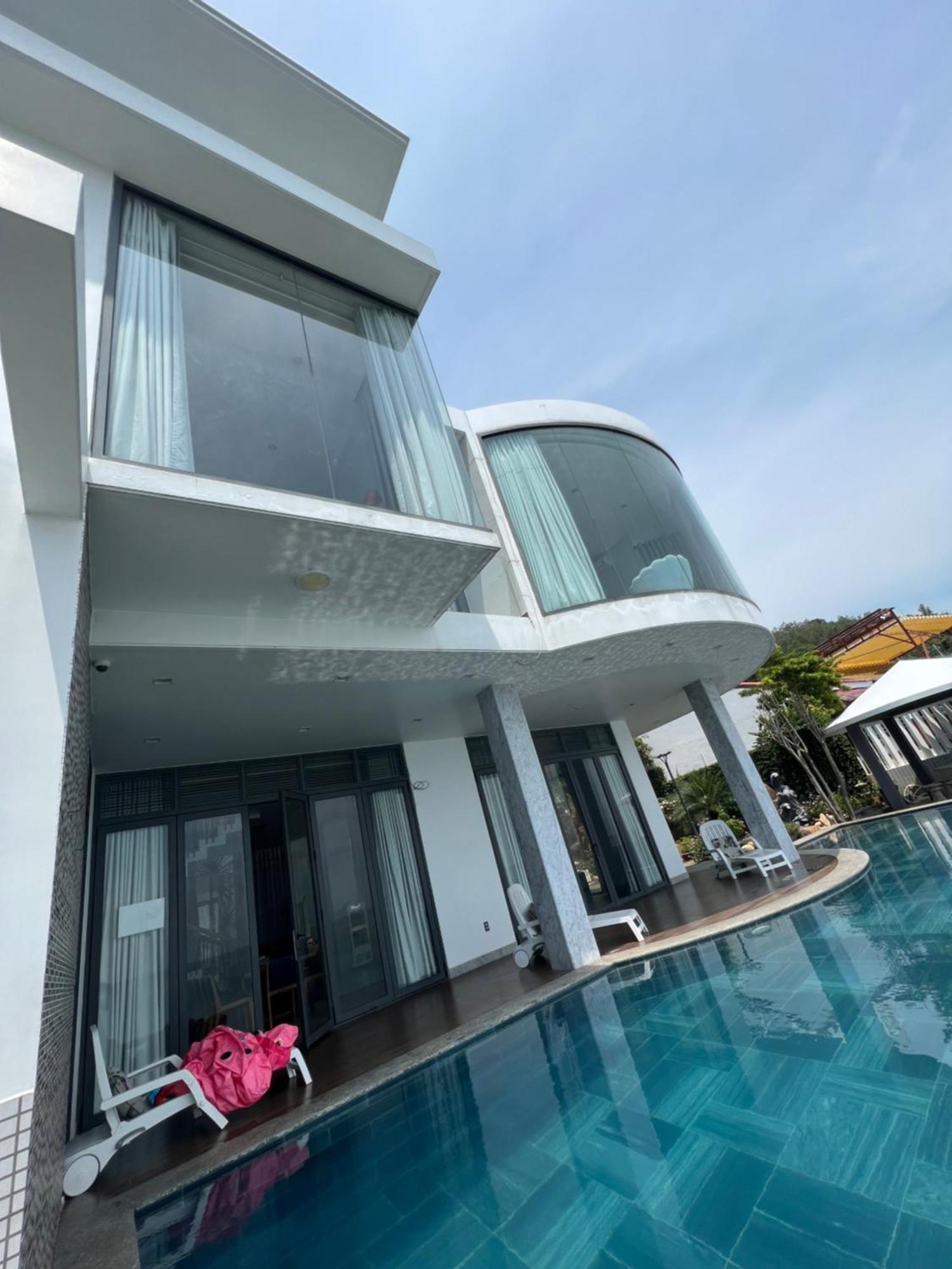 Nancy Tran Grand Strip 10 * Vung Tau