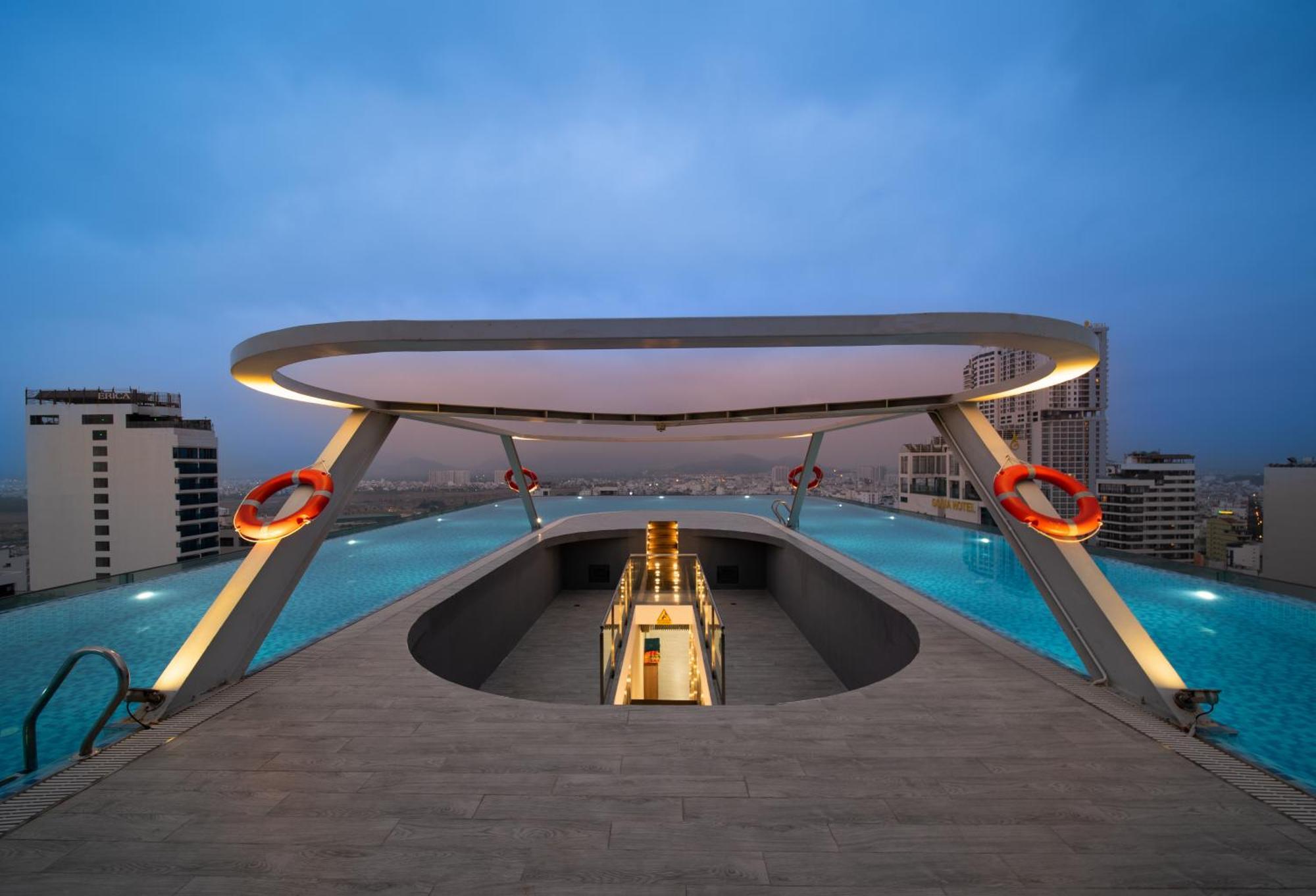 Hotel Grand Tourane 4*