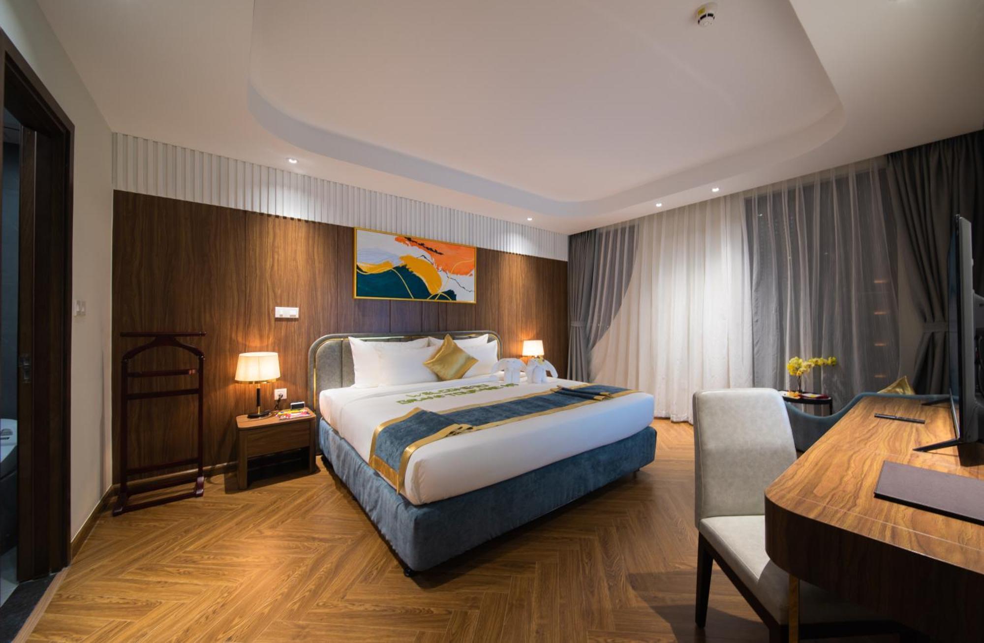 Grand Tourane Hotel 4*