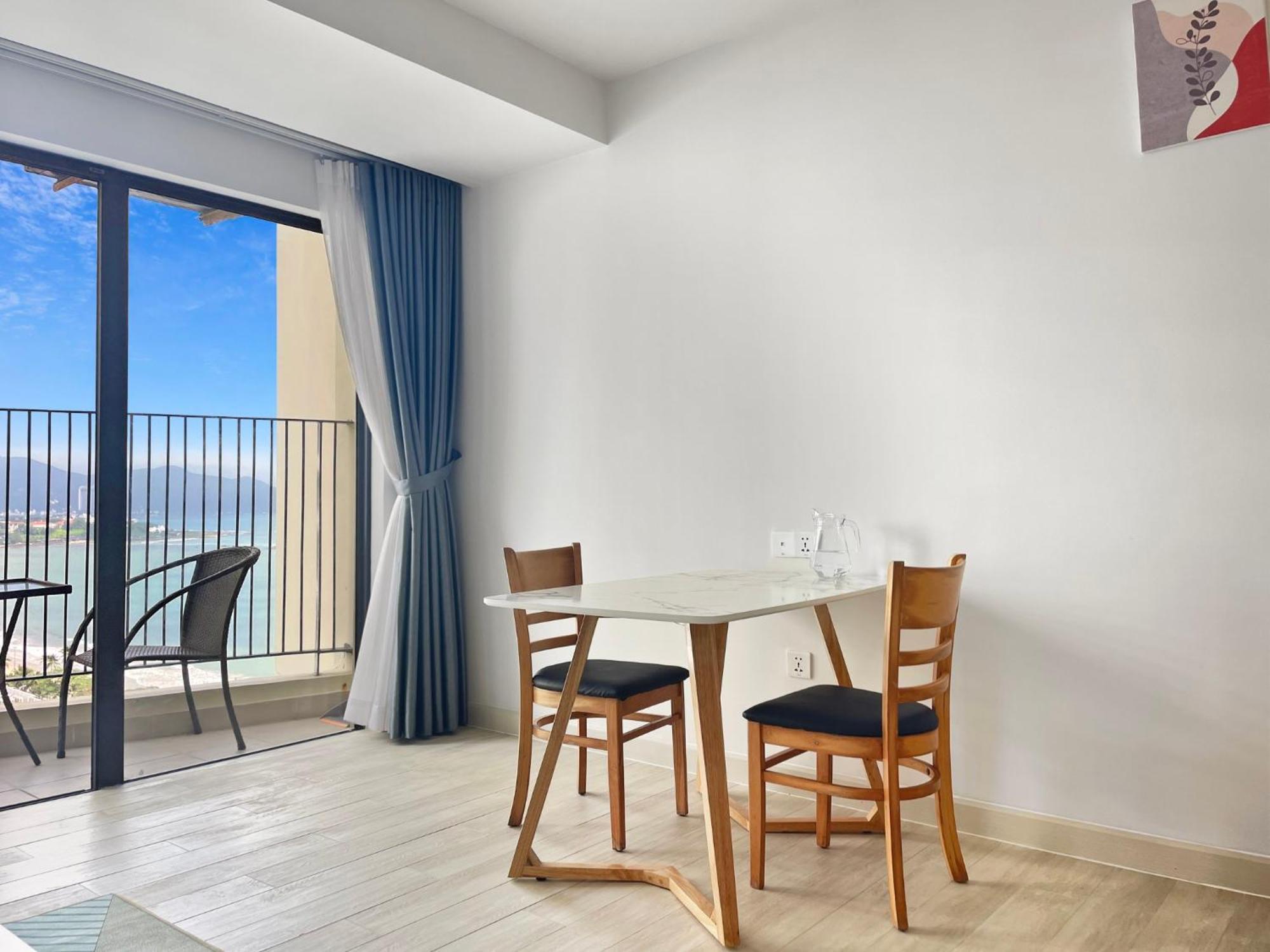 Gold Coast Luxury Beachfront Apartment *