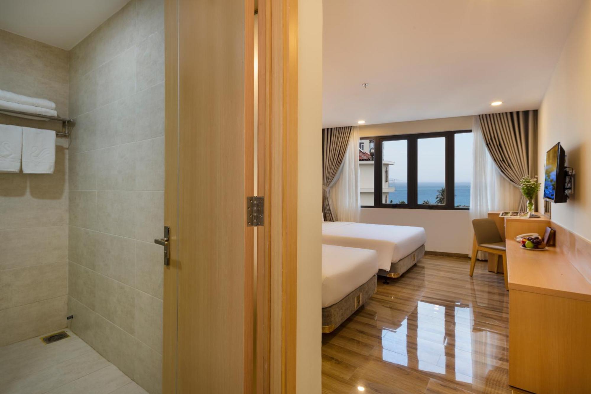Khách sạn The Swan 3*