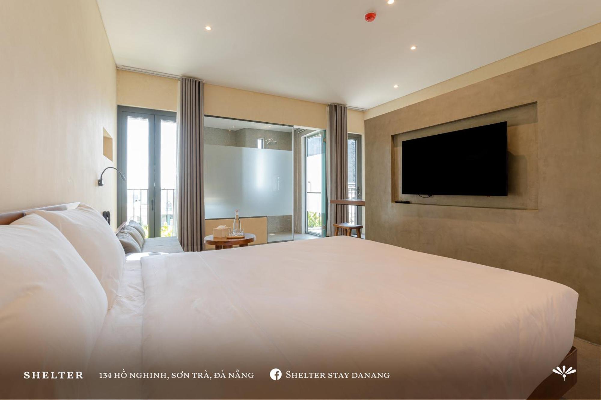 Shelter Hotel *