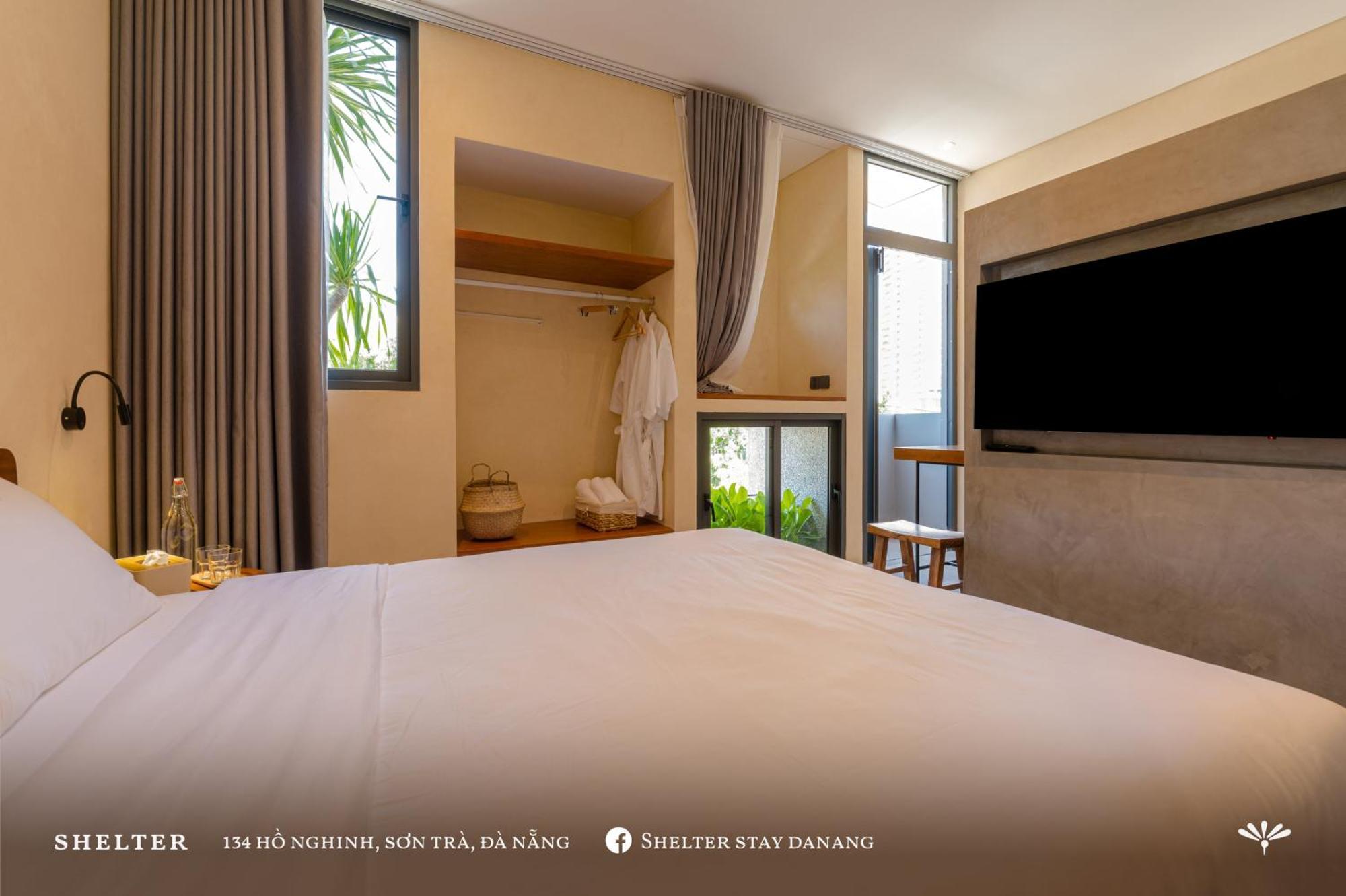 Shelter Hotel *