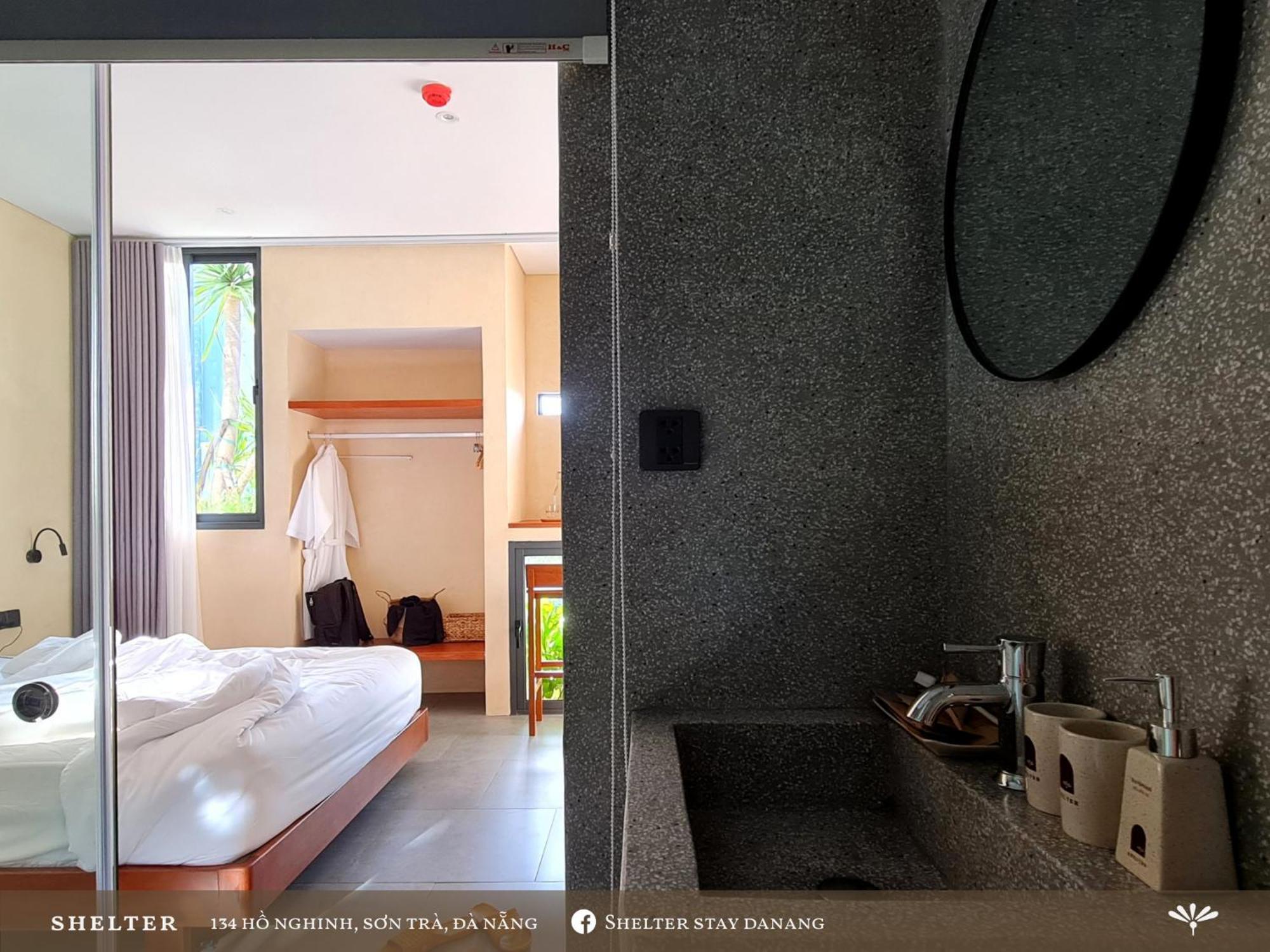 Hotel Shelter