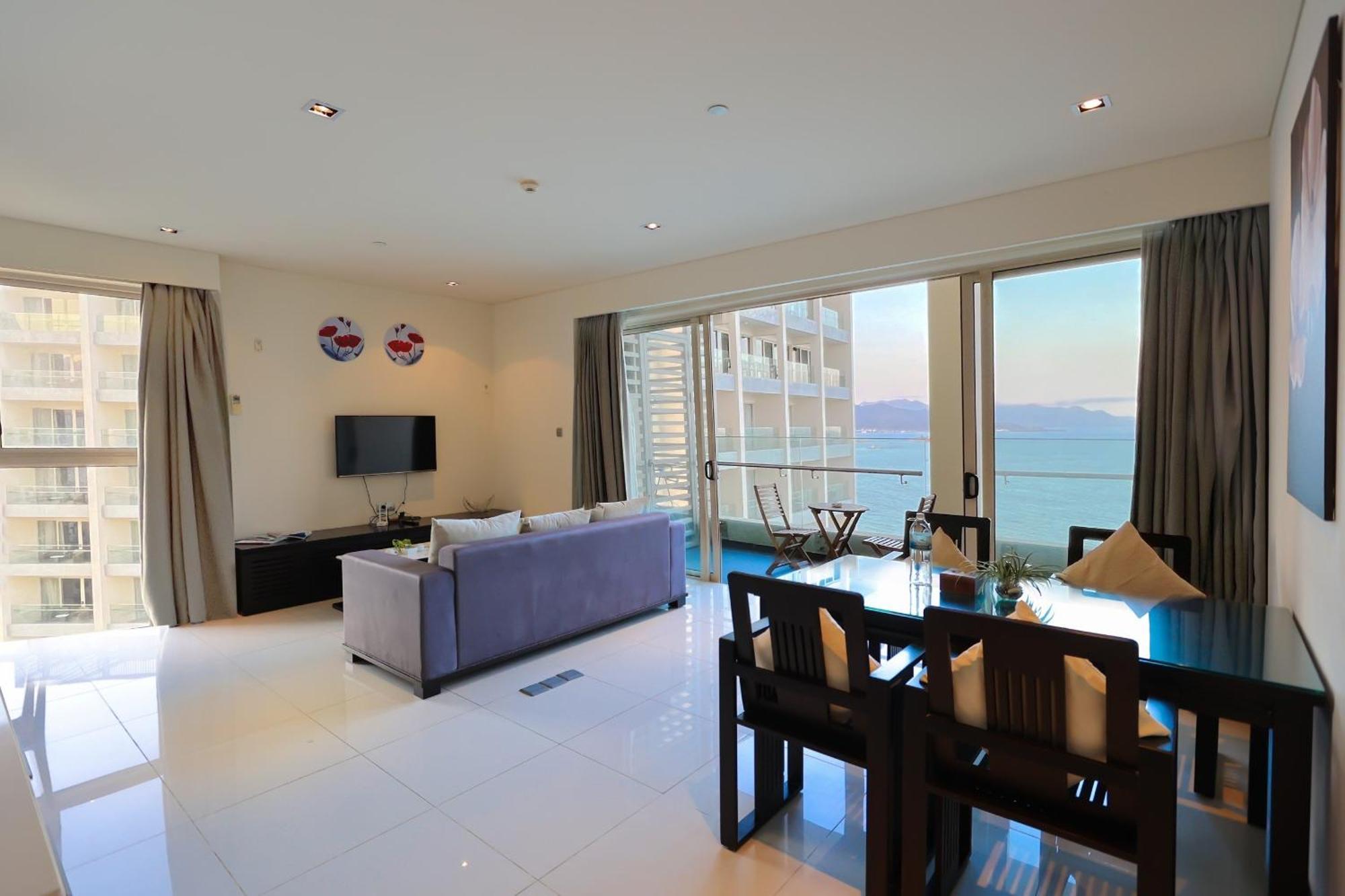 Rozy's Cozy Beachfront