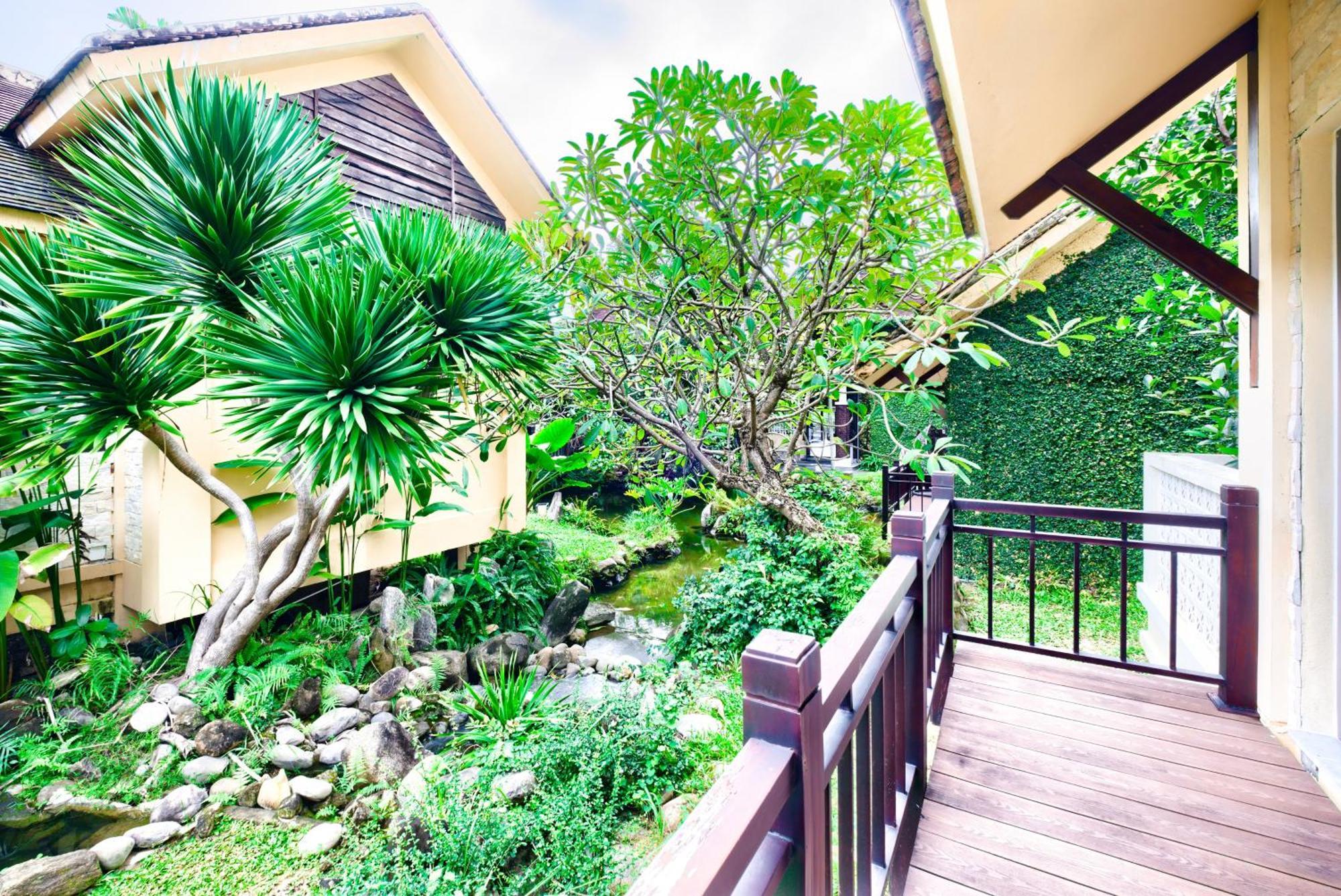 Resort The Blossom Resort Island