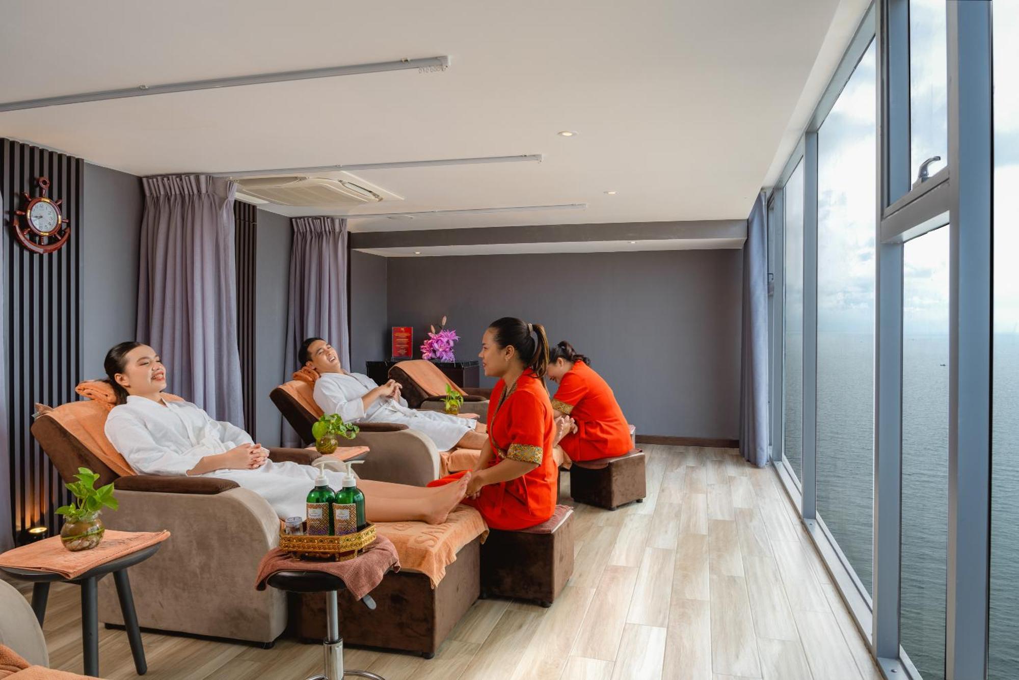 Premier Pearl Hotel