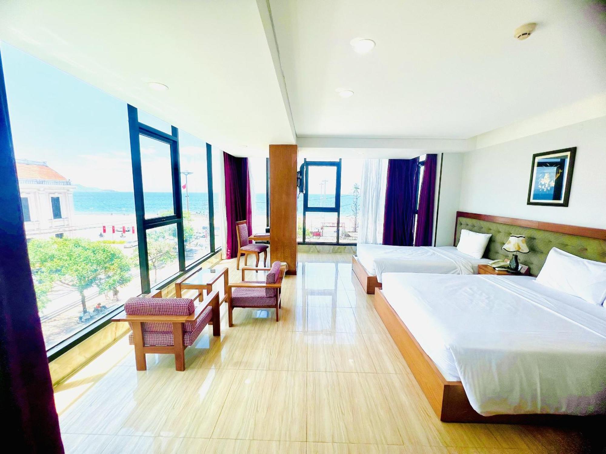 Hotel Happy Light 4*