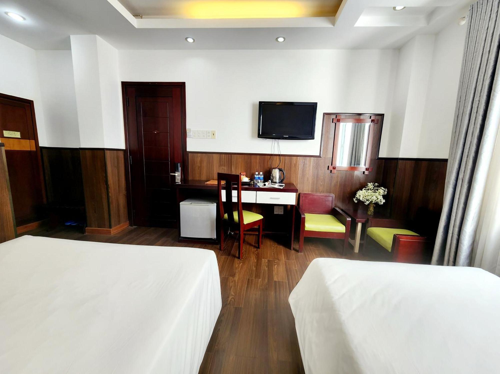 Happy Light Hotel
