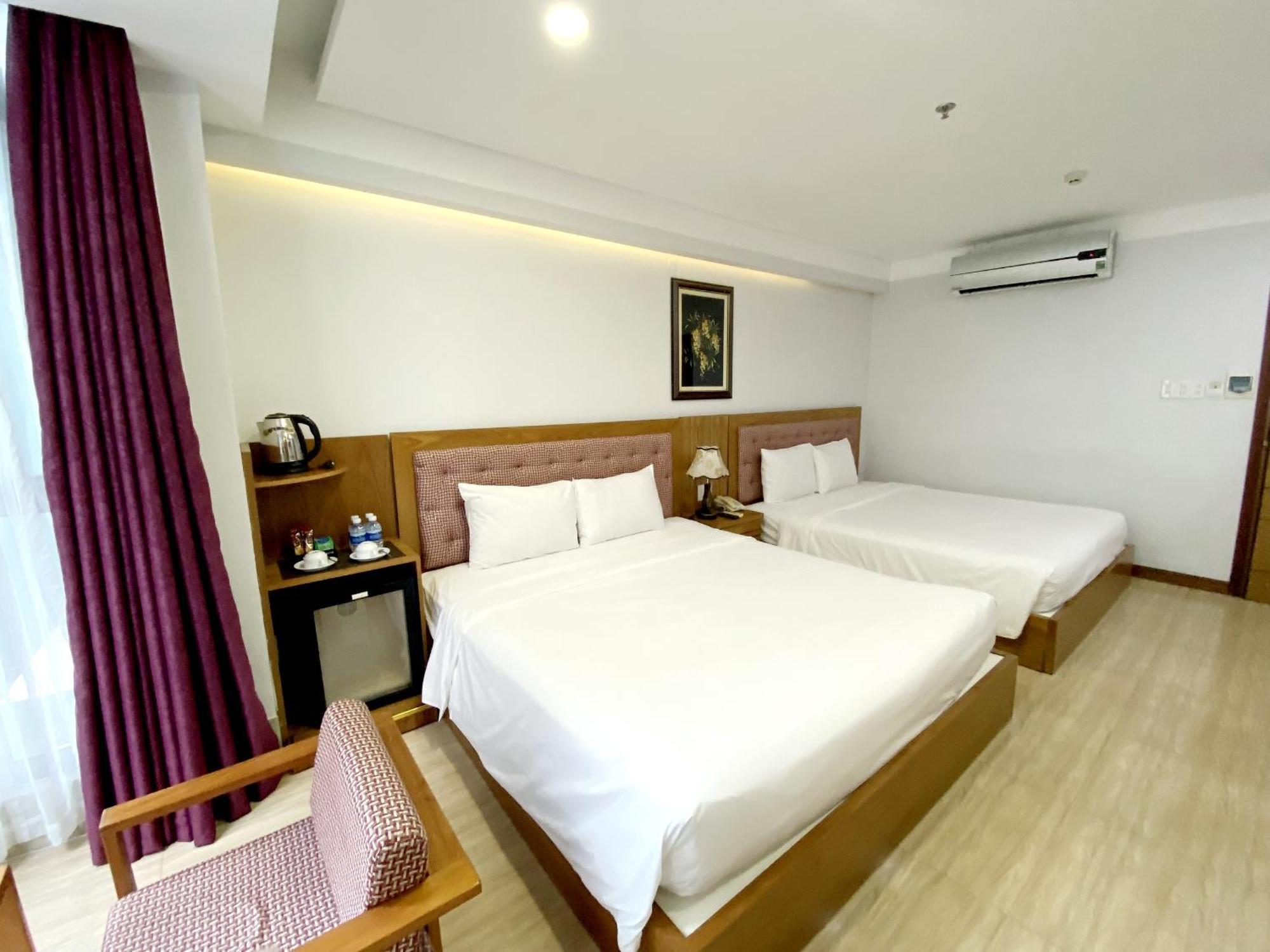 Hotel Happy Light