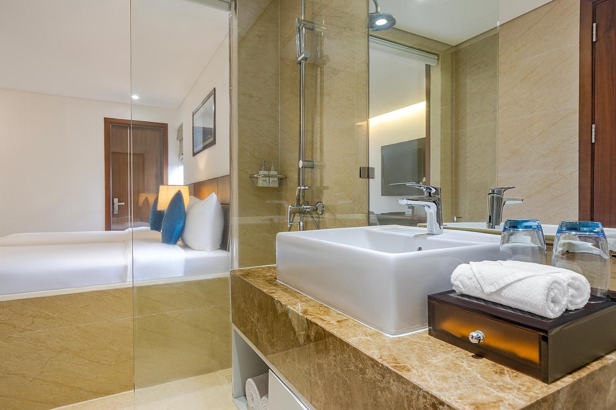 Pavilion 4*