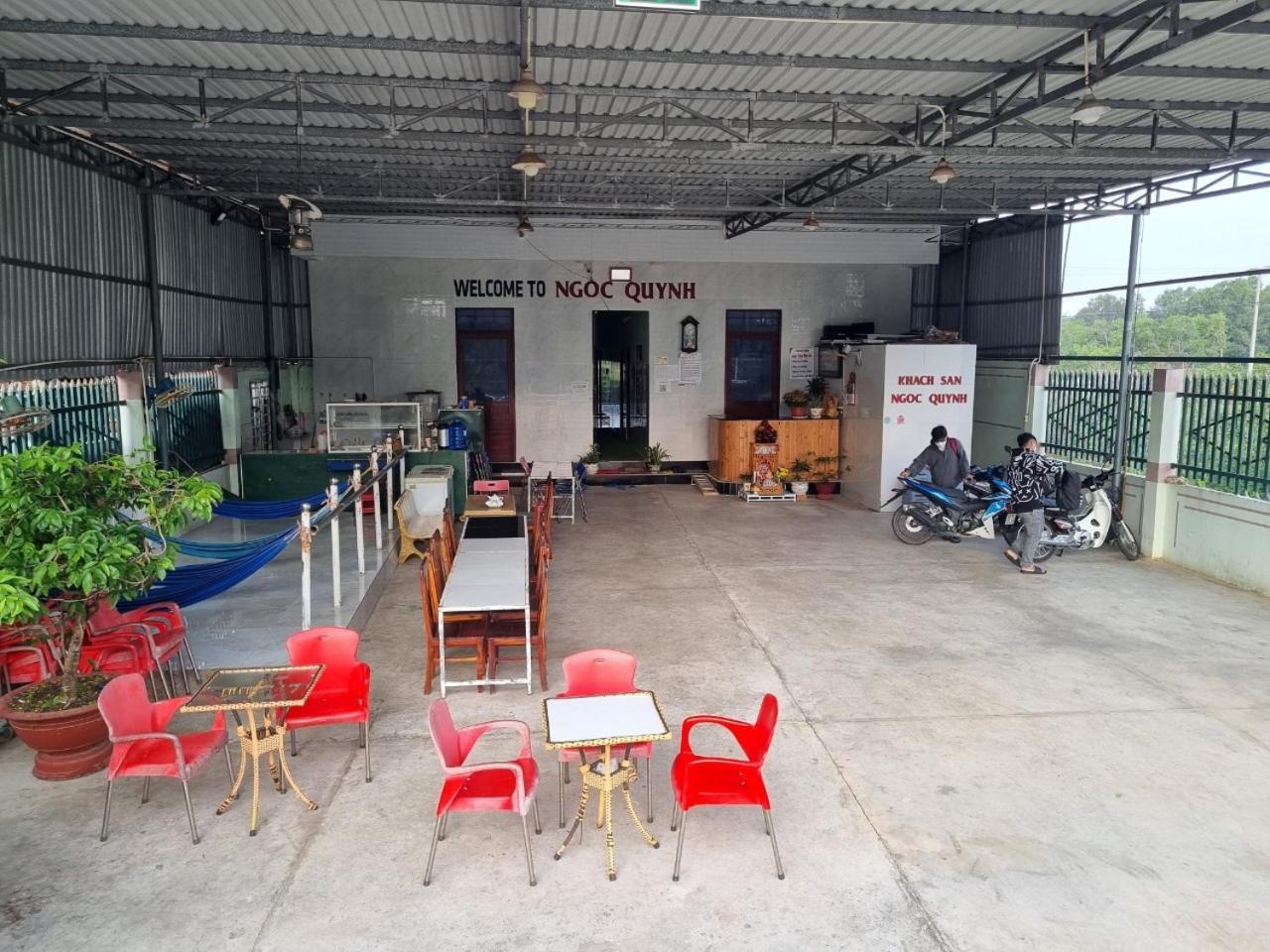 Khach San Ngoc Quynh La Gi