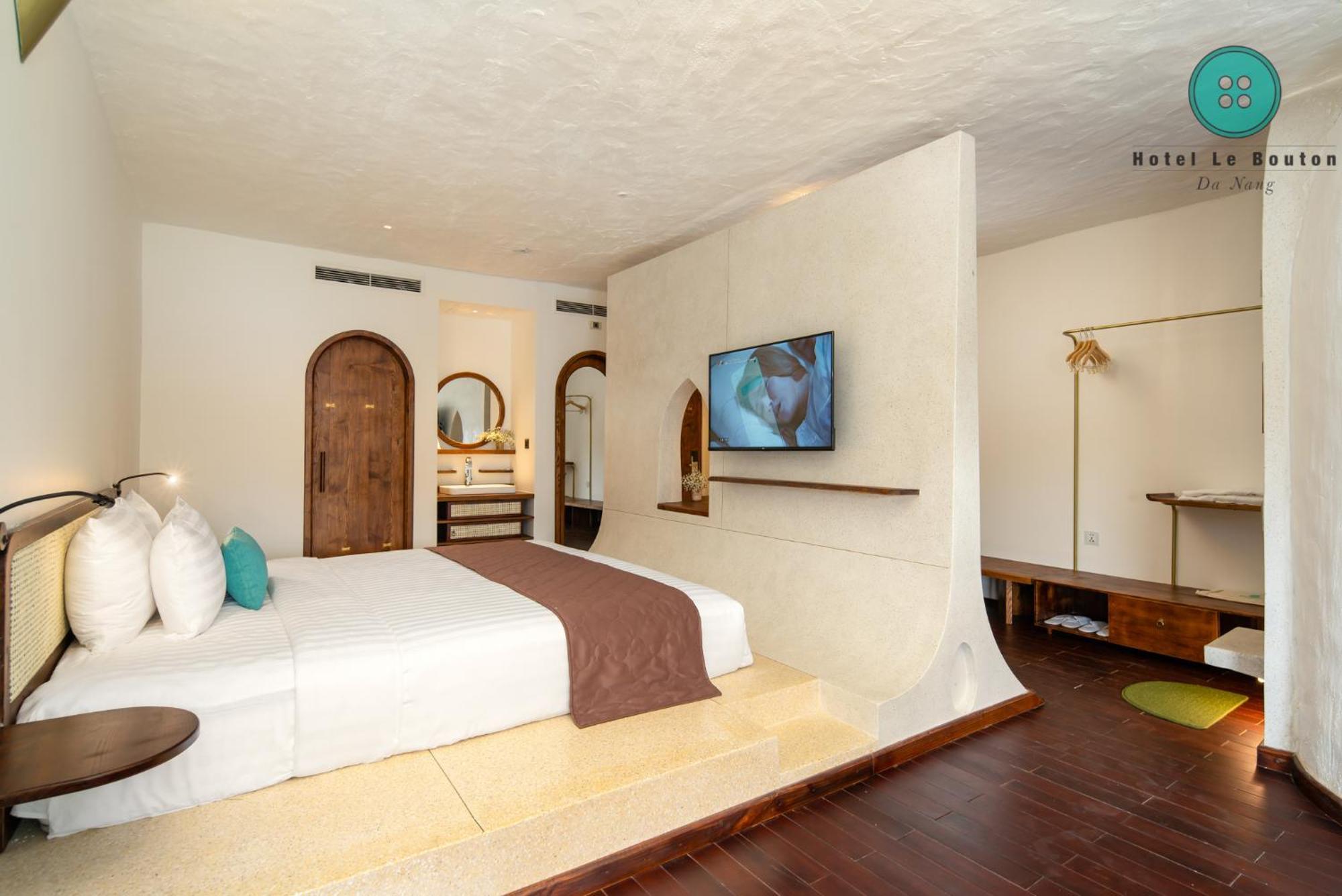 Le Bouton Hotel 4*