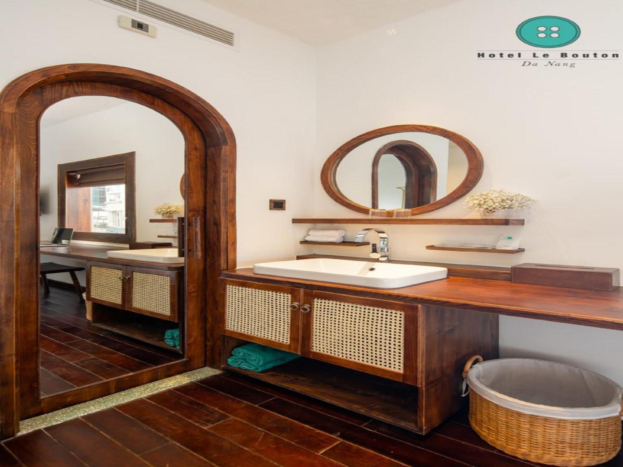 Hotel Le Bouton 4*