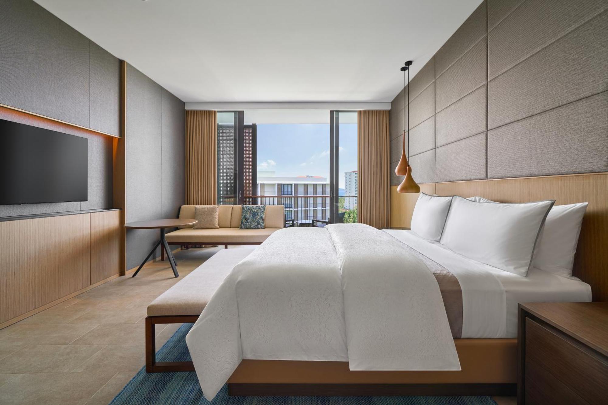 The Westin & 5*