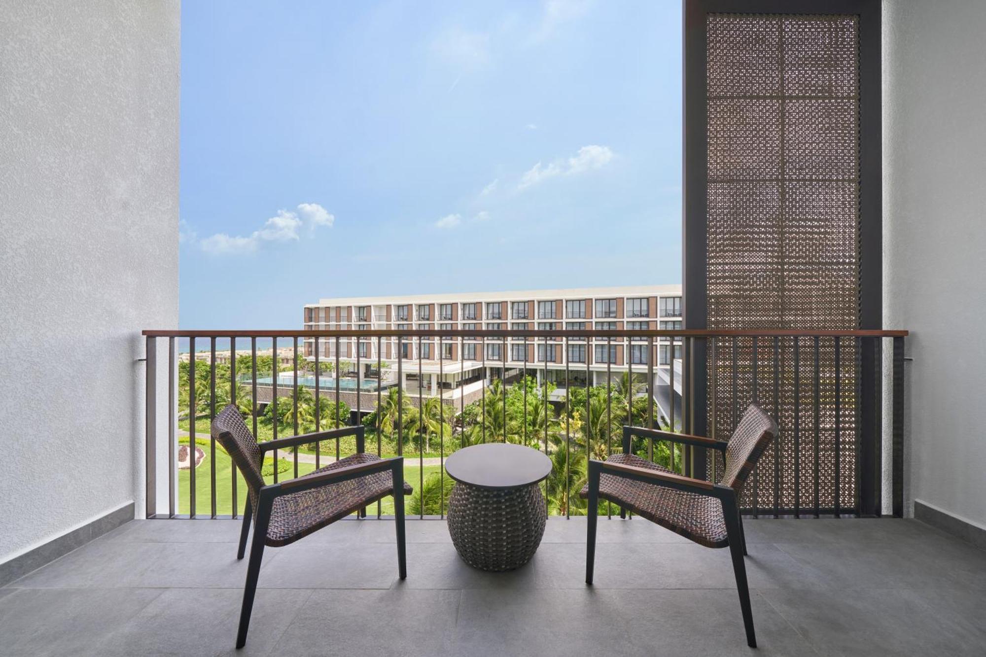 The Westin & 5*