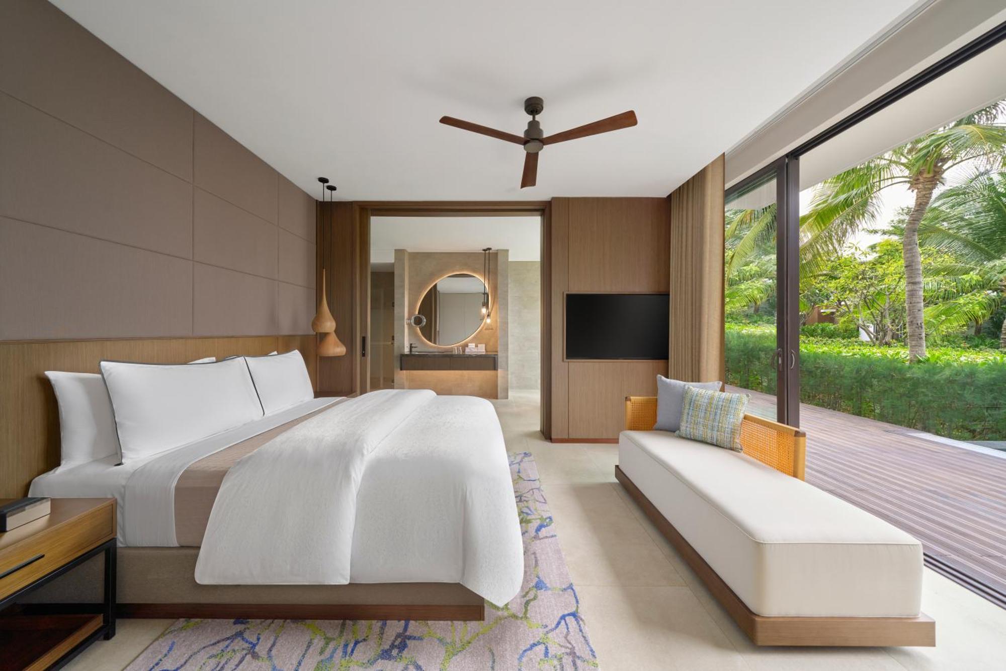 The Westin & 5*