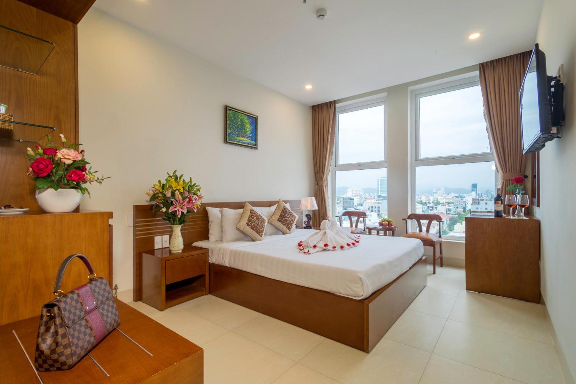 Golden Light Da Nang Hotel