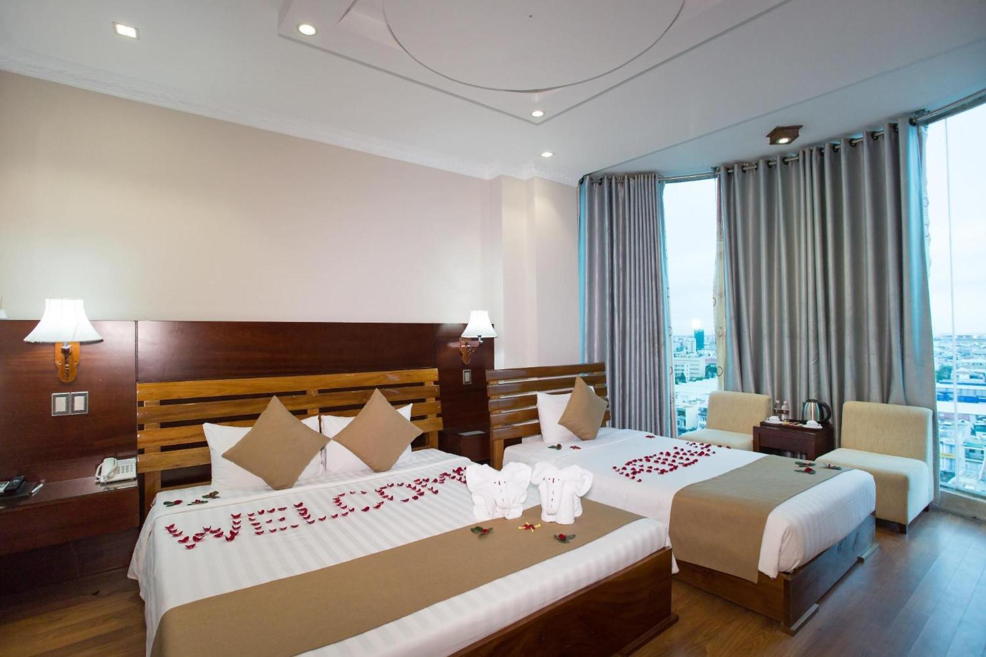 Hotel Adina 3 Star 3*