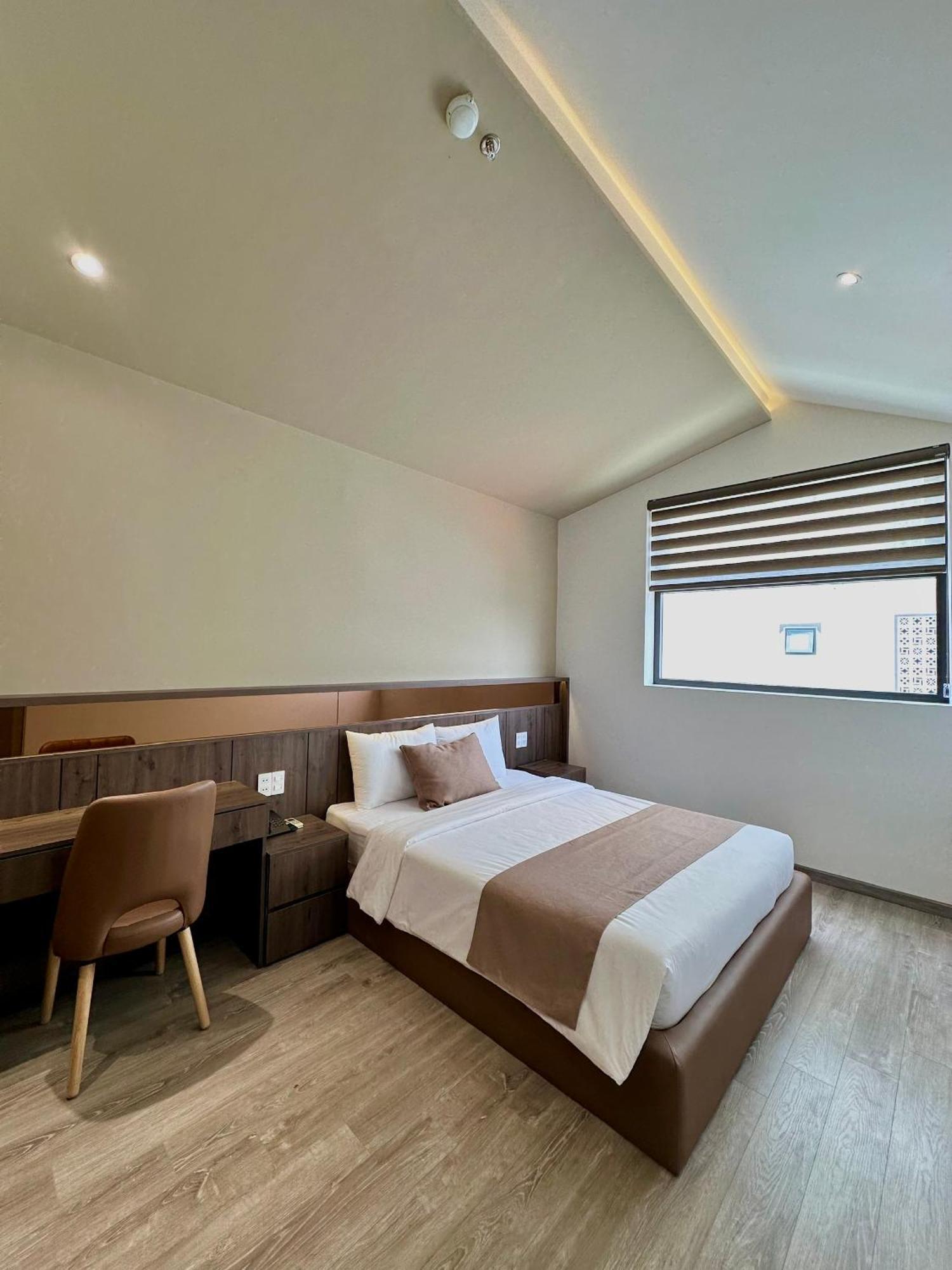 Long 1 Hotel