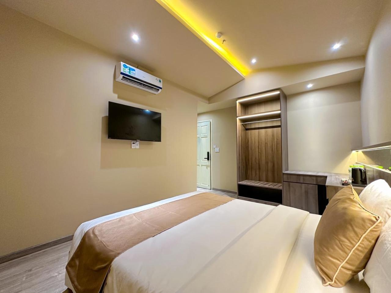 Long 1 Hotel