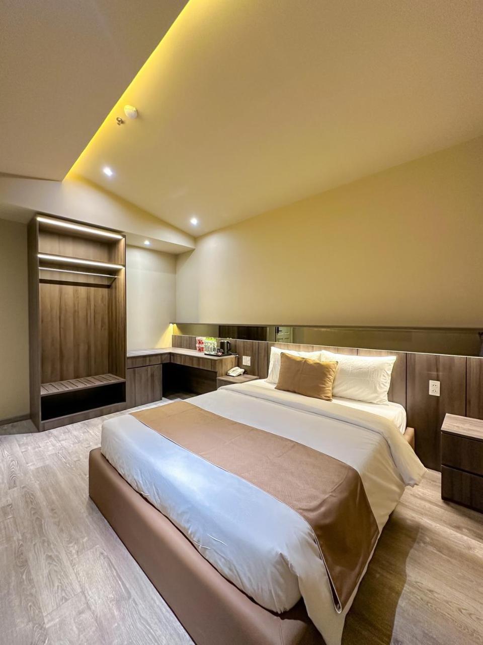 Long 1 Hotel 2*