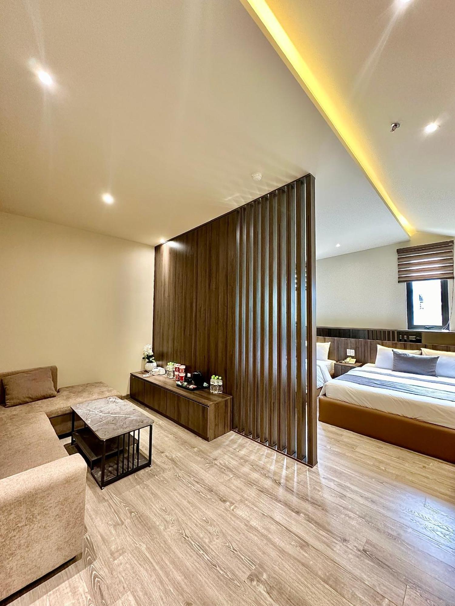 Long 1 Hotel
