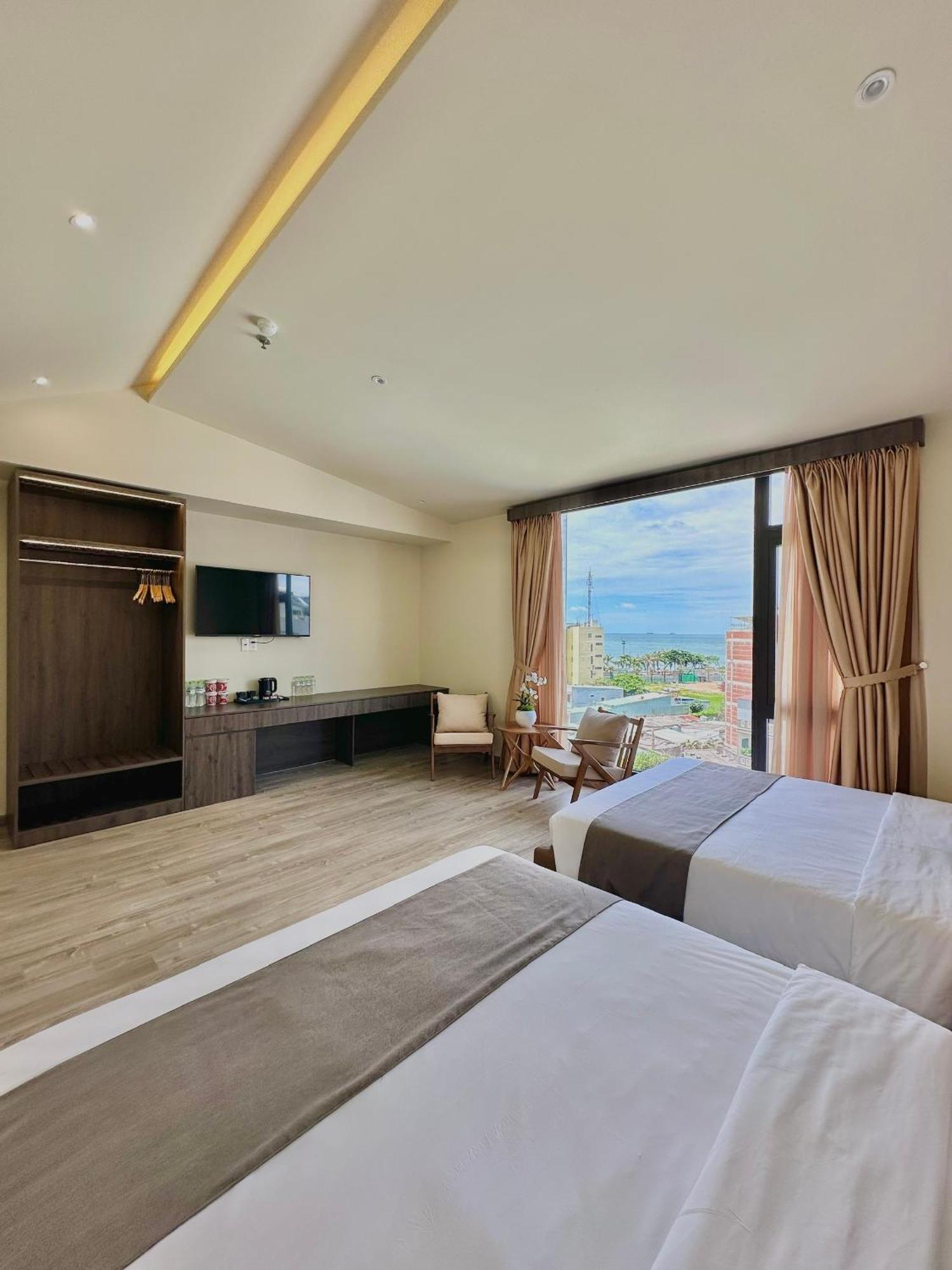 Long 1 Hotel