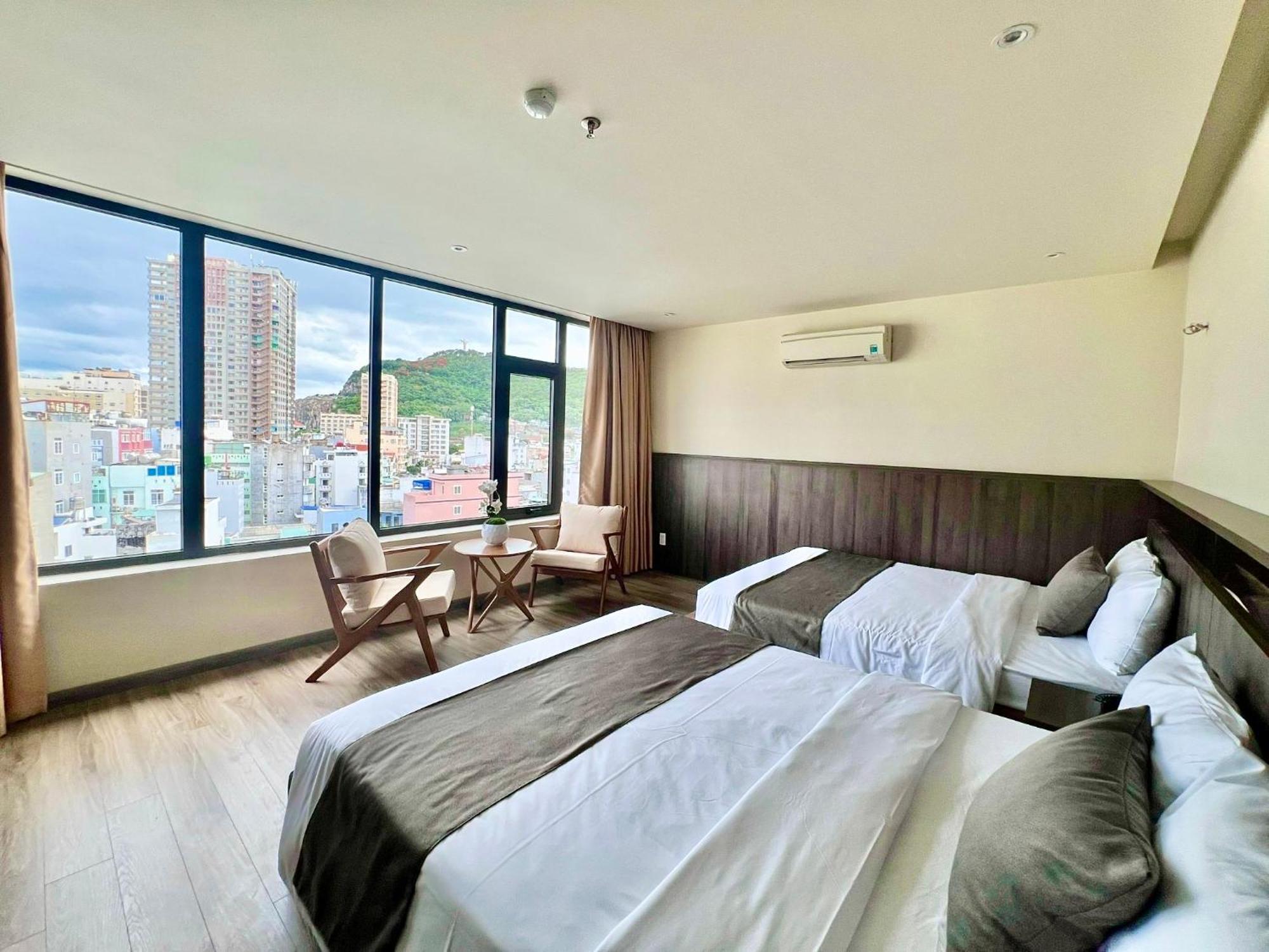 Long 1 Hotel 2*