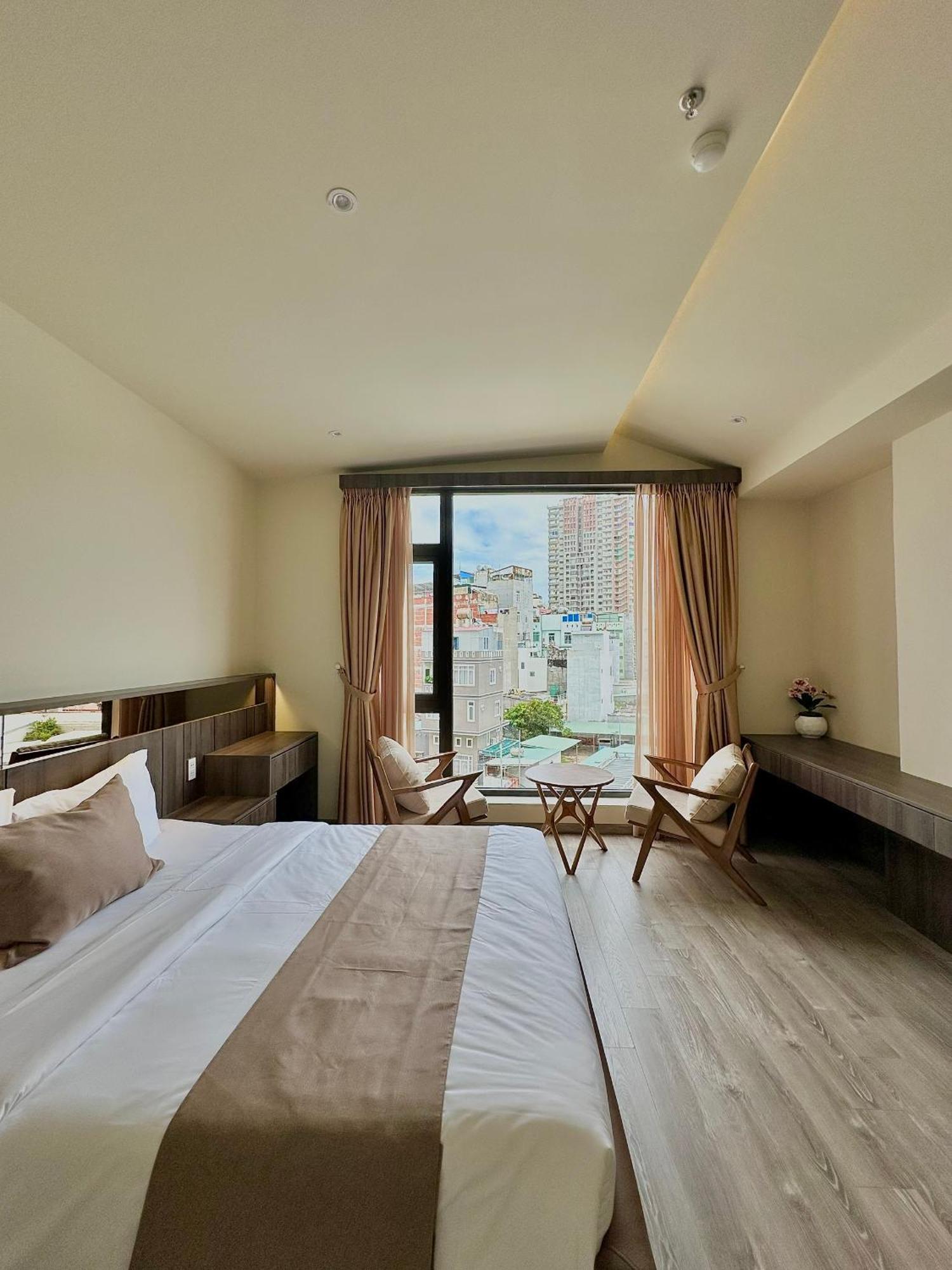Long 1 Hotel